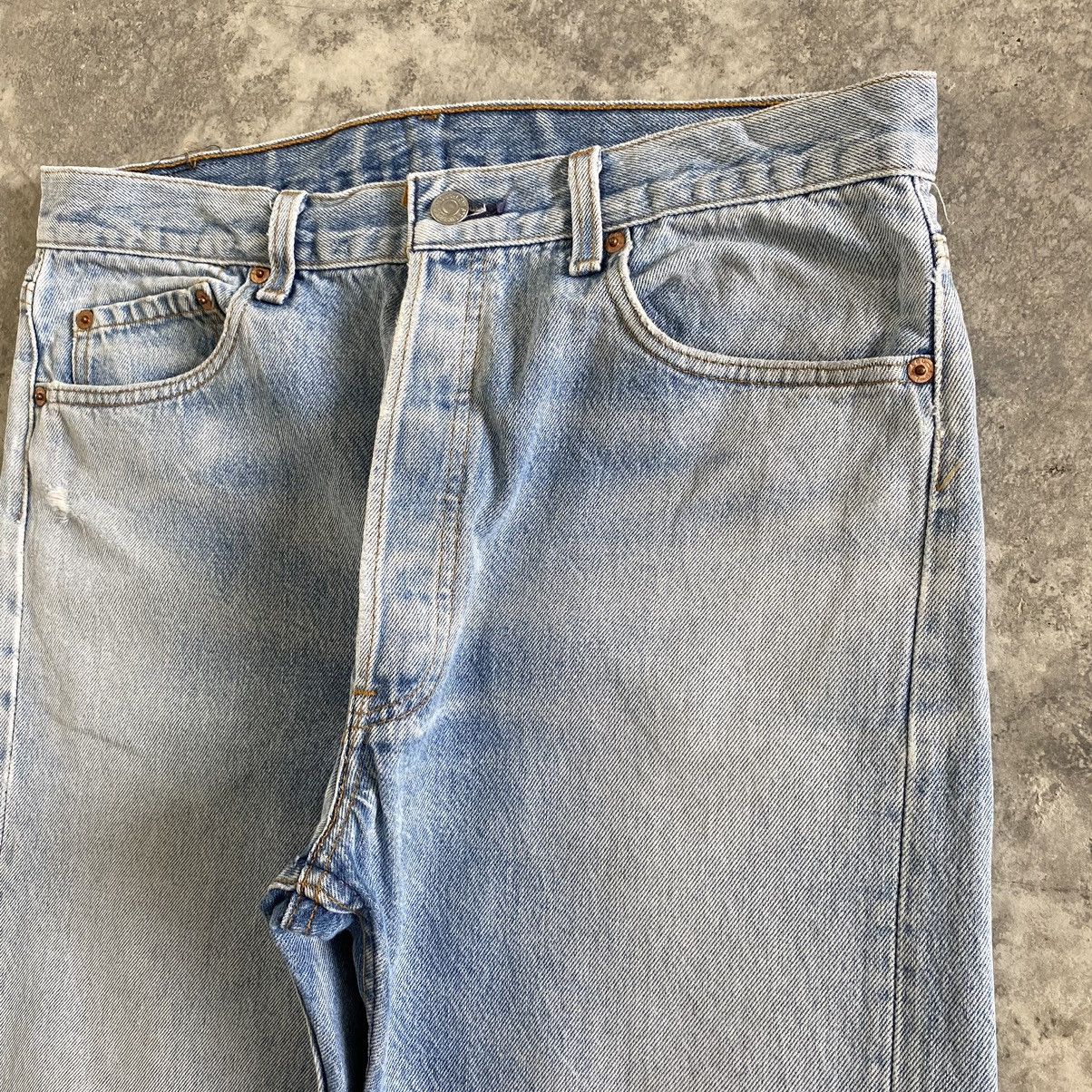 Levi's VTG 90’s Levis 501 Light Blue Distressed Jeans Size US 34 / EU 50 - 9 Thumbnail