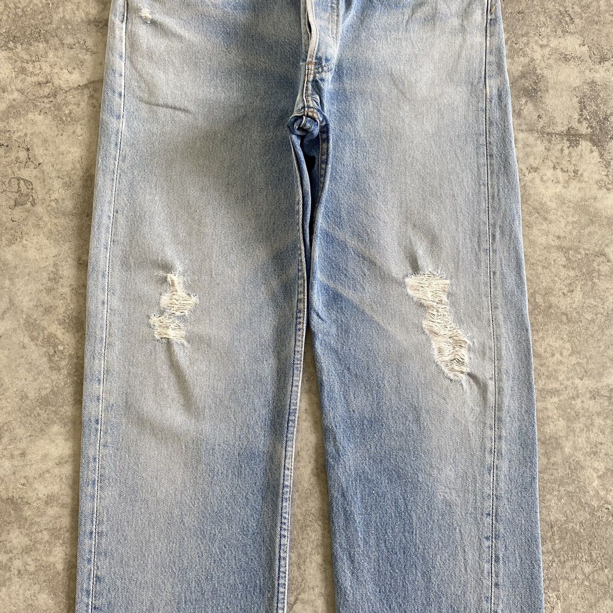 Levi's VTG 90’s Levis 501 Light Blue Distressed Jeans Size US 34 / EU 50 - 6 Thumbnail