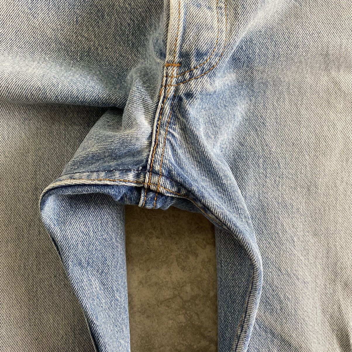 Levi's VTG 90’s Levis 501 Light Blue Distressed Jeans Size US 34 / EU 50 - 12 Thumbnail