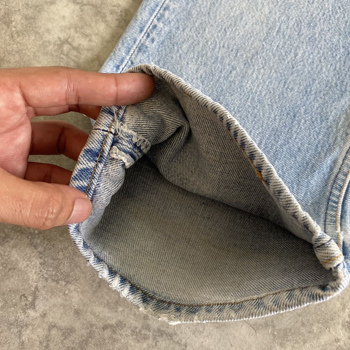 Levi's VTG 90’s Levis 501 Light Blue Distressed Jeans Size US 34 / EU 50 - 5 Thumbnail