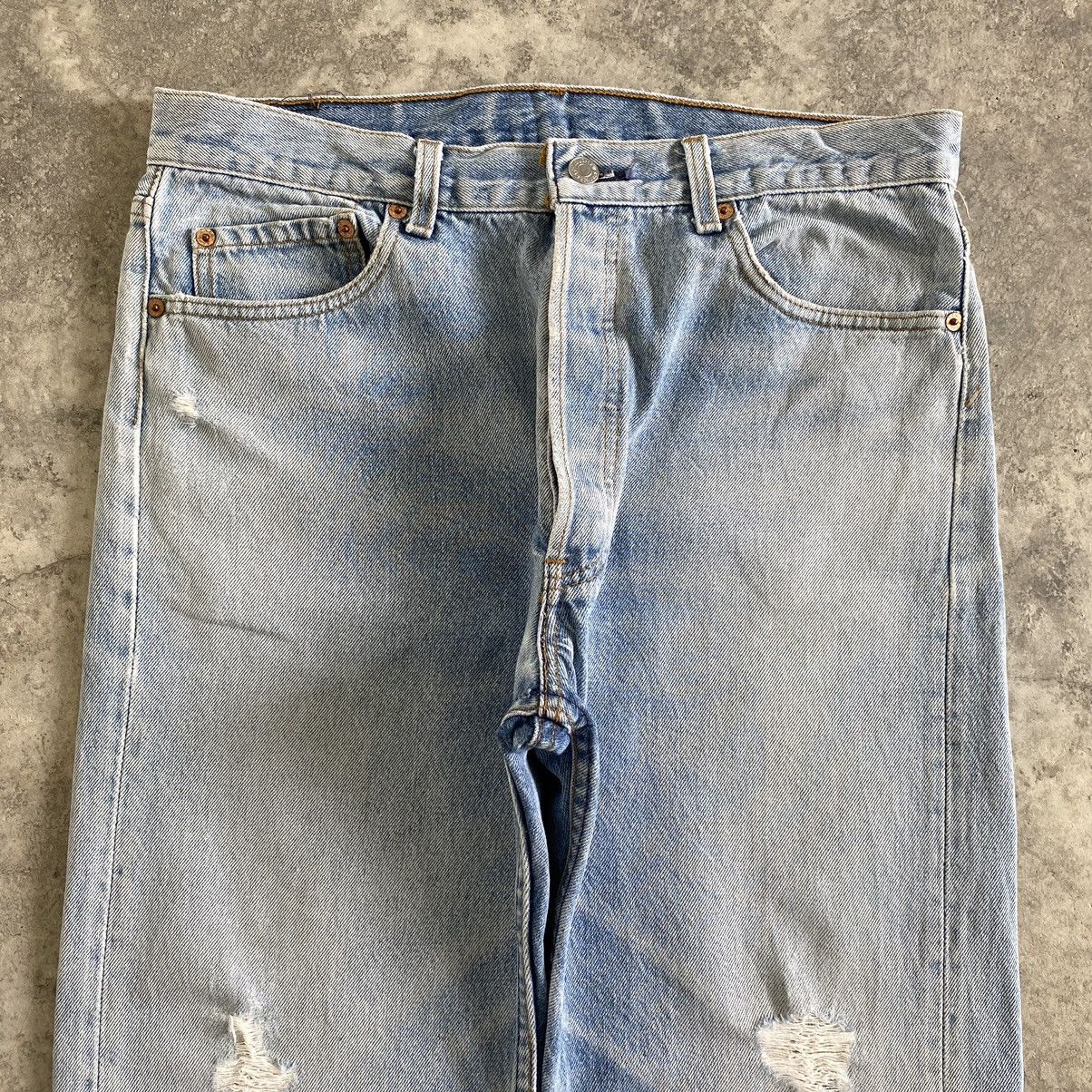 Levi's VTG 90’s Levis 501 Light Blue Distressed Jeans Size US 34 / EU 50 - 7 Thumbnail