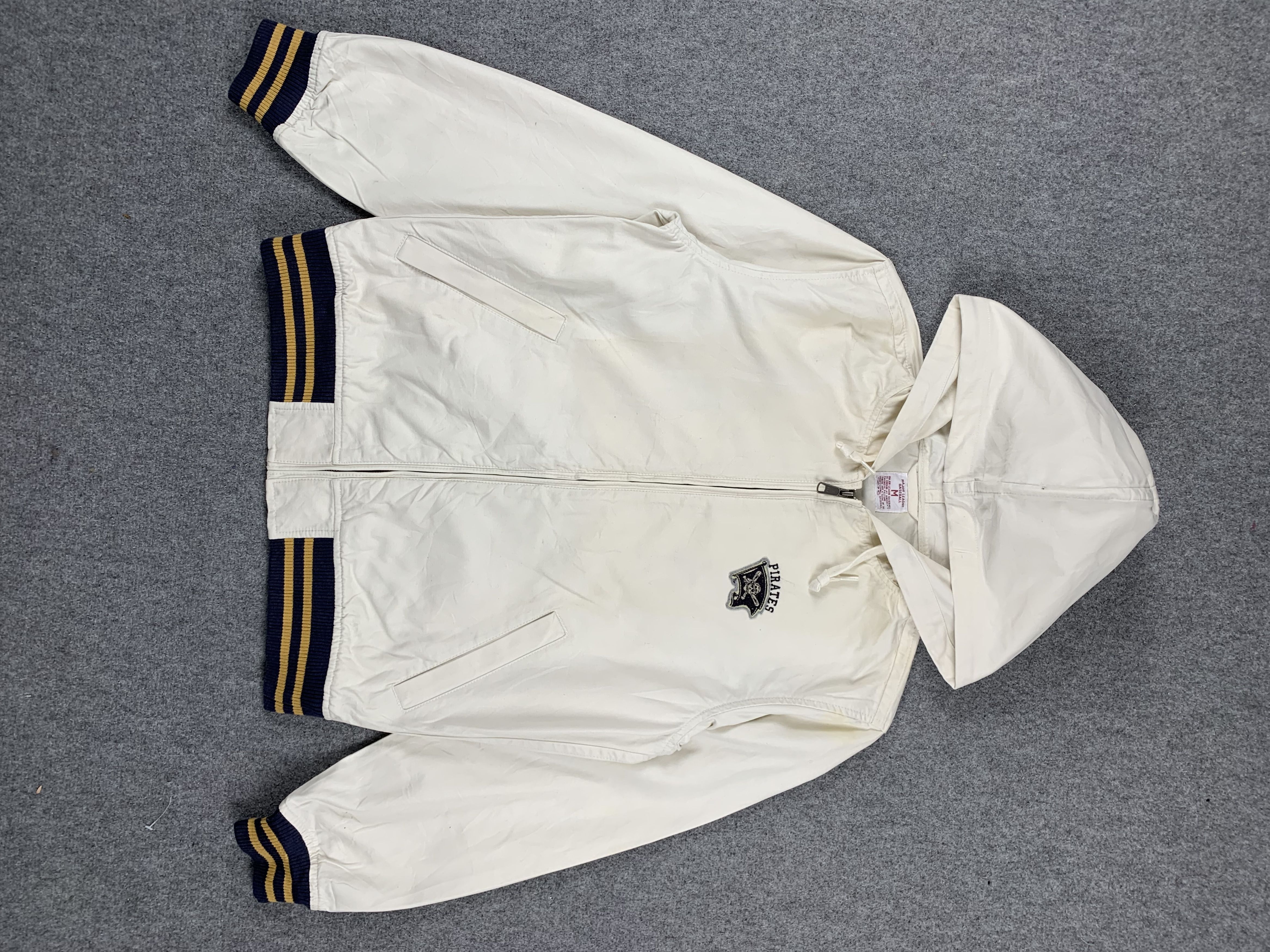 image of Uniqlo Major League Baseball Pirates Hoodie in White, Men's (Size Medium)
