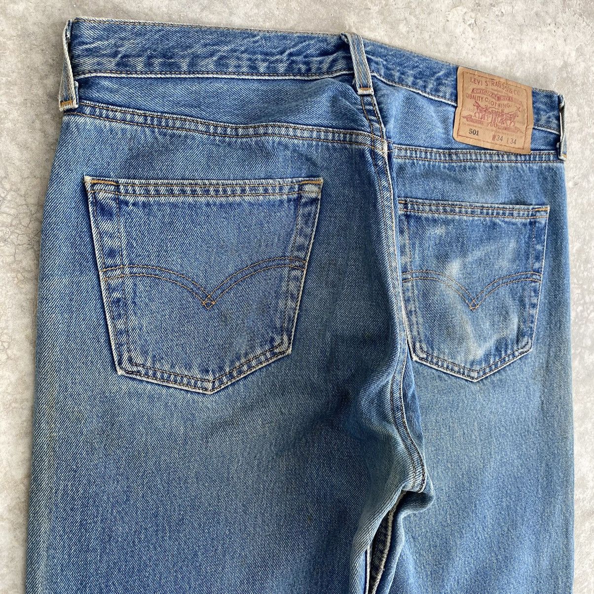 Levi's × Vintage Size 34x30 Vintage 90’s Levis 501 Faded Dirty Jeans Size US 34 / EU 50 - 19 Thumbnail