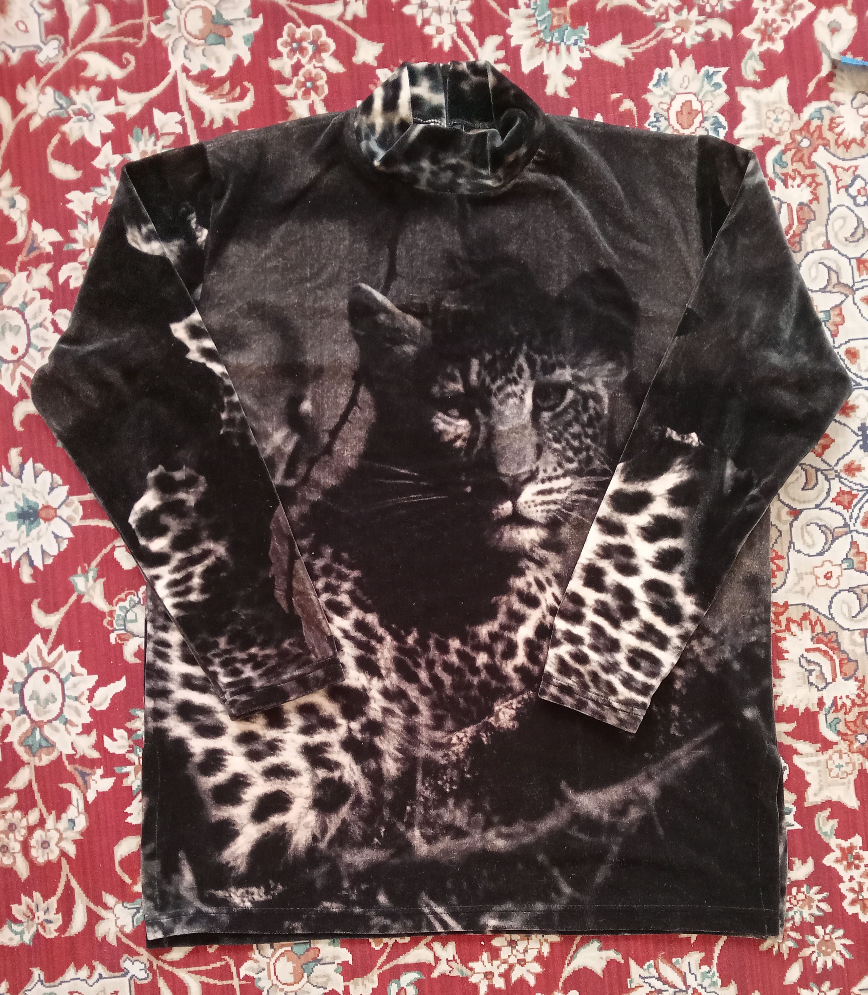 Vintage Full Print Wildlife L/s T shirt (Korea)