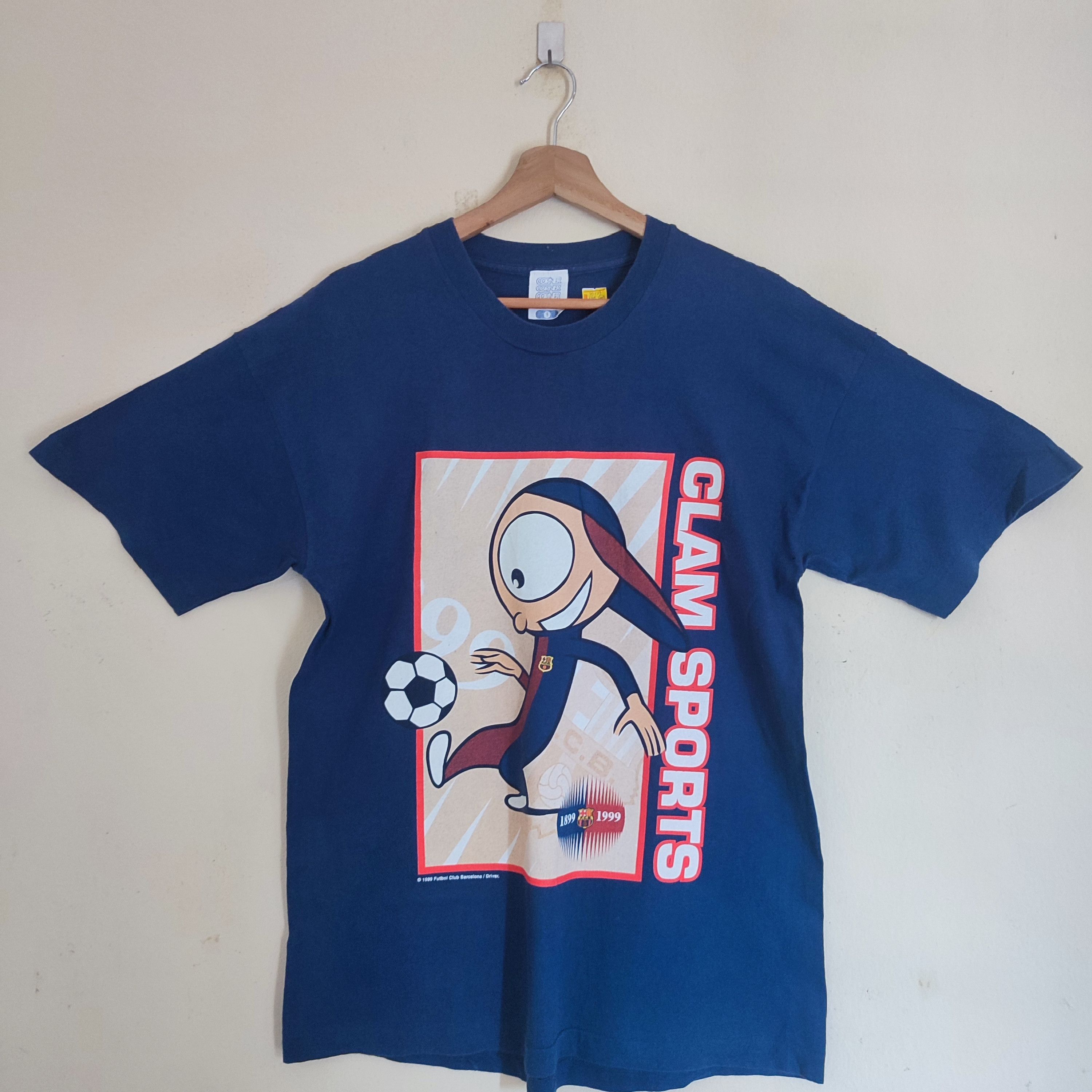 Vintage F.C BARCELONA Clam Sports Tshirt