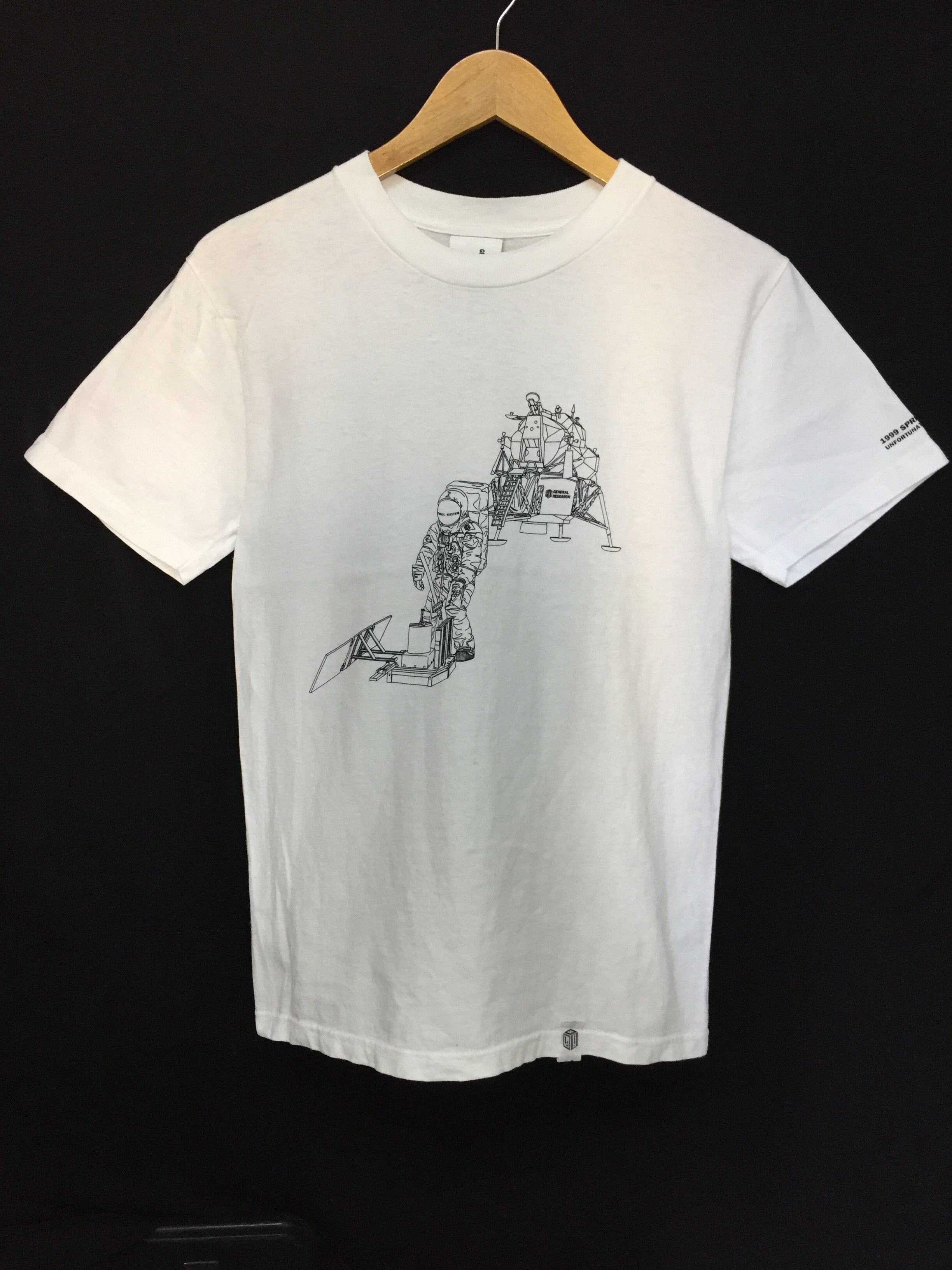 General Research SS99 Astronaut moon tee Size US S / EU 44-46 / 1 - 2 Thumbnail