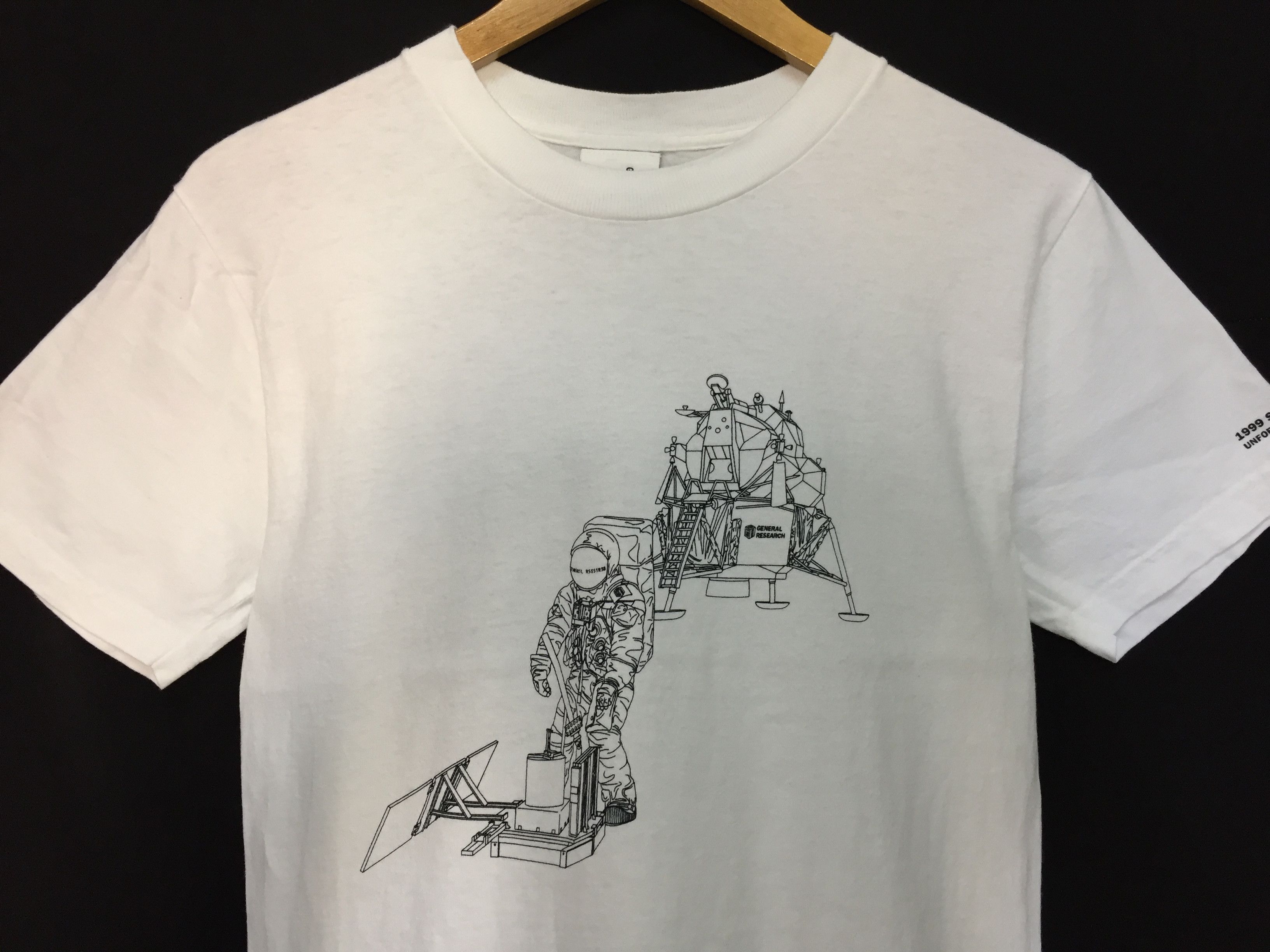 General Research SS99 Astronaut moon tee Size US S / EU 44-46 / 1 - 3 Thumbnail