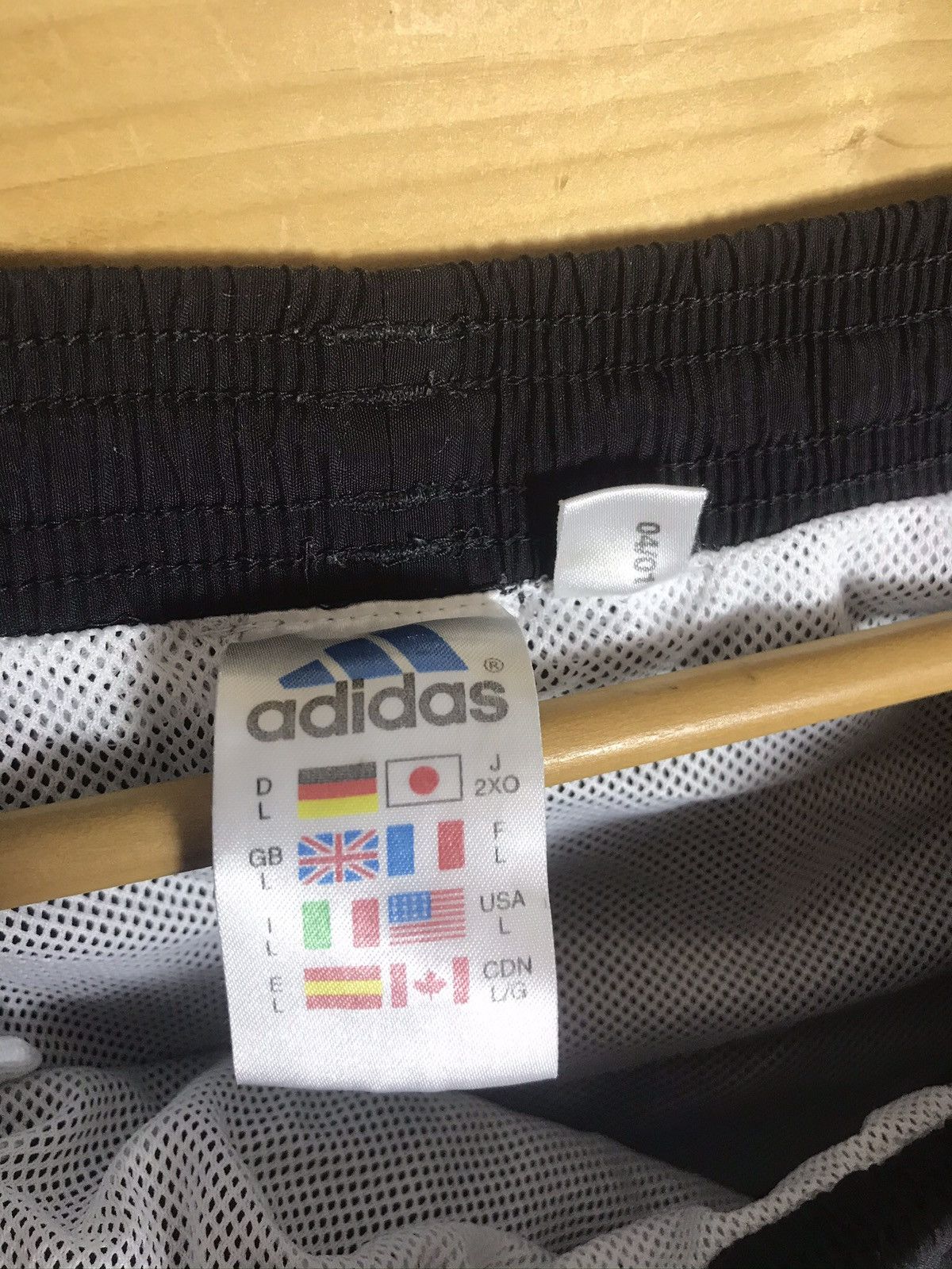 Vintage 2001 Vintage Adidas shorts Size US 34 / EU 50 - 4 Thumbnail