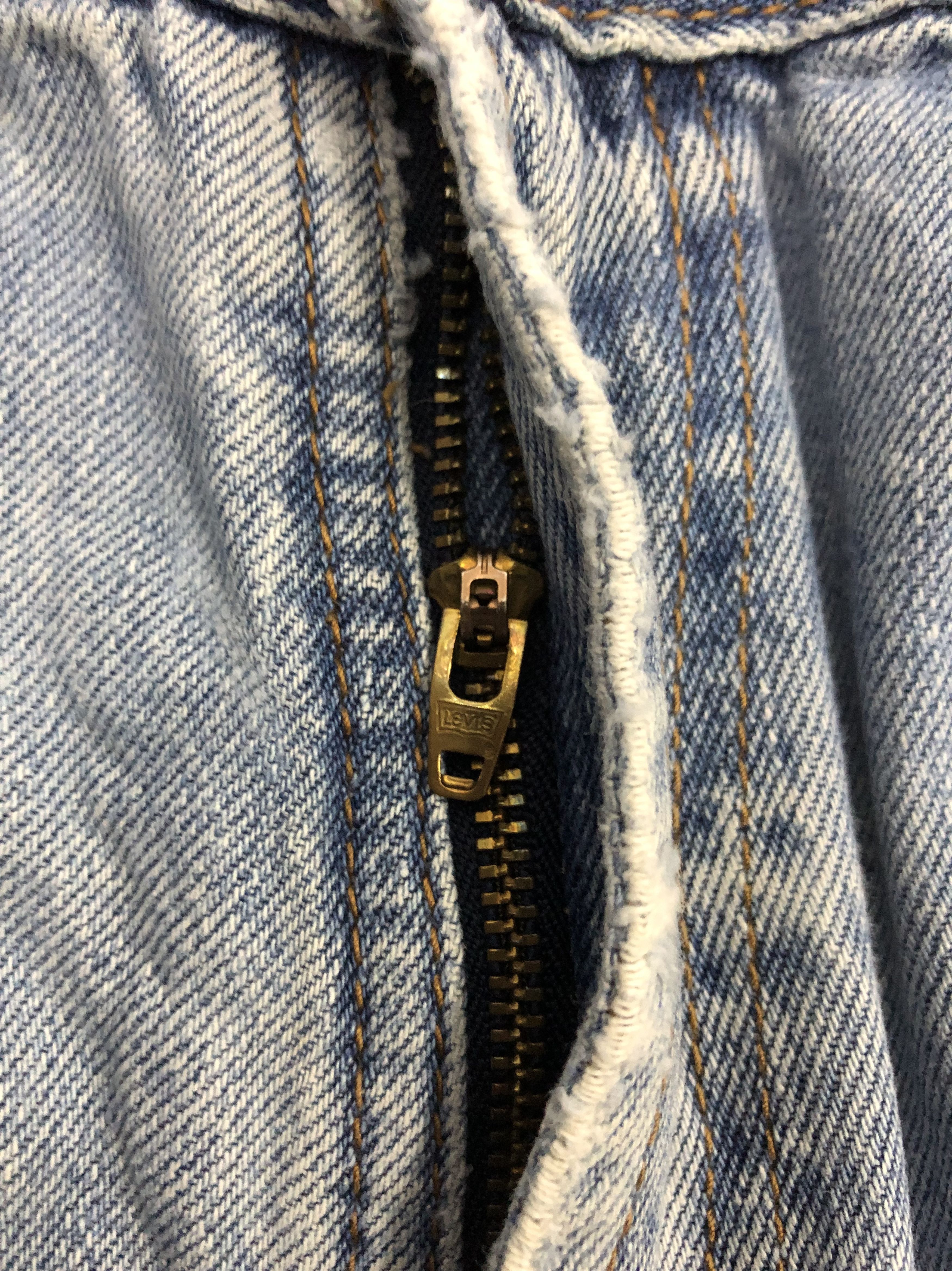 Levi's × Vintage Vintage Distressed Levis 560 Faded Blue Baggy Jeans DP1270 Size US 35 - 10 Thumbnail