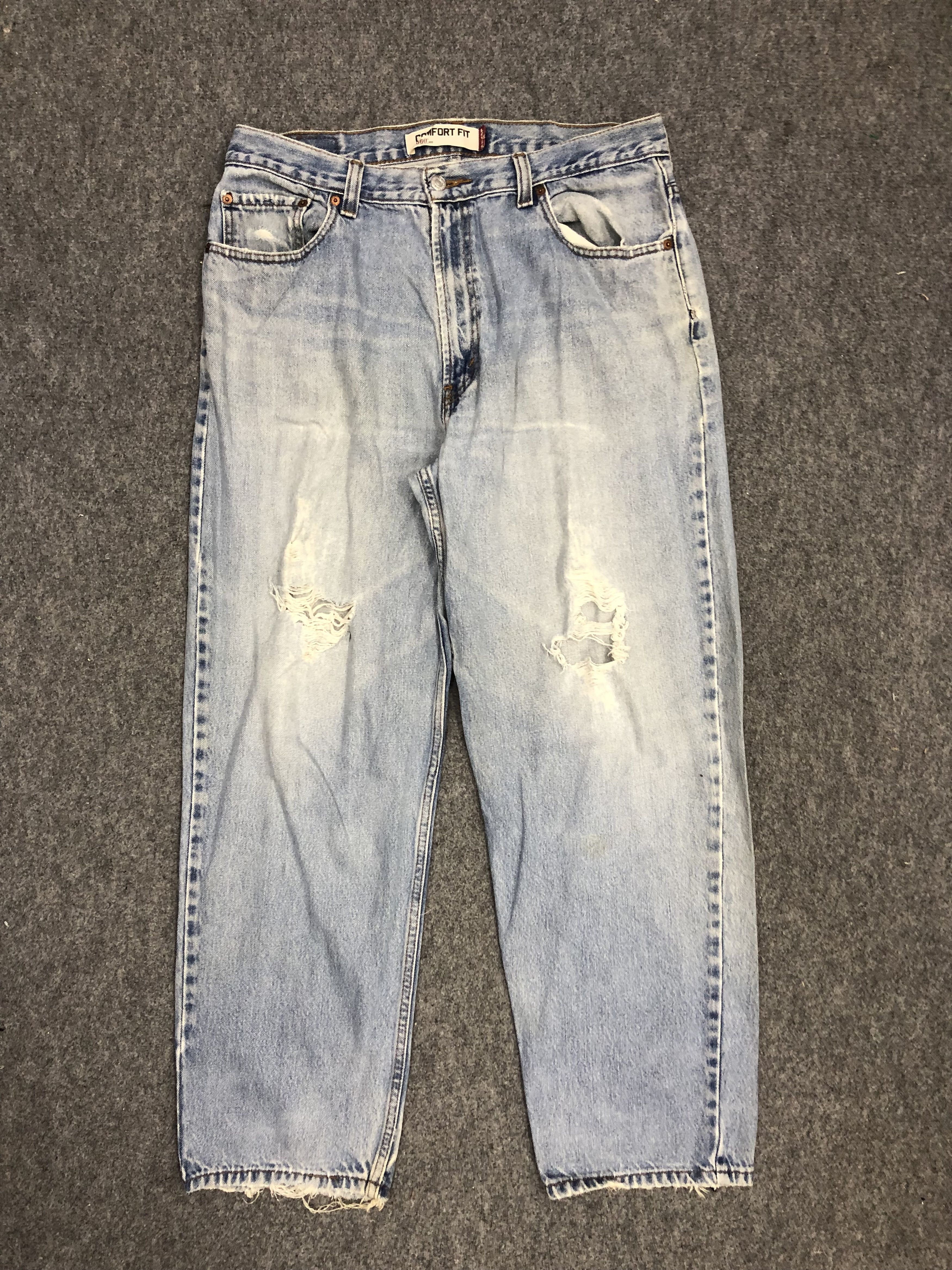 Levi's × Vintage Vintage Distressed Levis 560 Faded Blue Baggy Jeans DP1270 Size US 35 - 1 Thumbnail