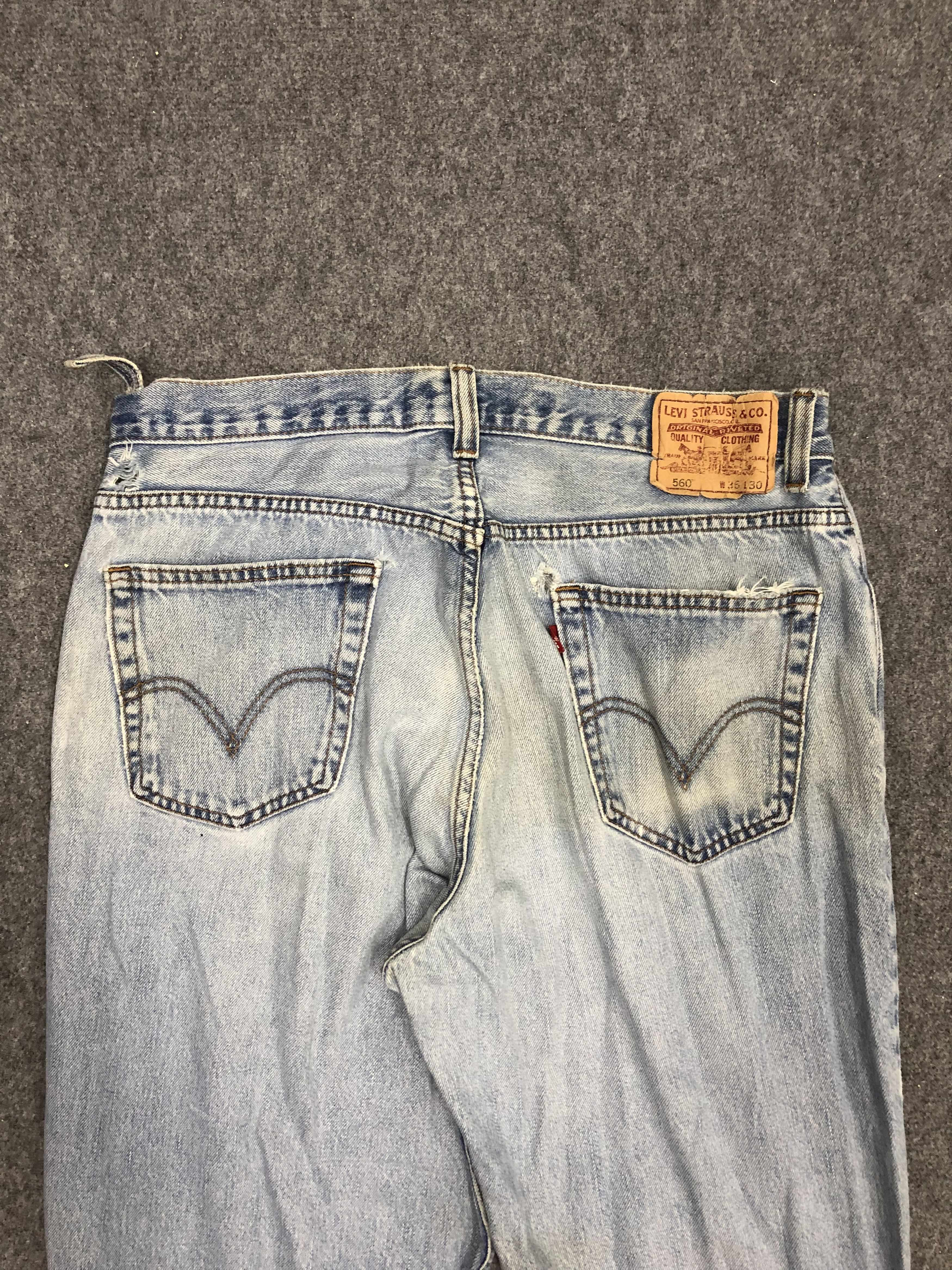 Levi's × Vintage Vintage Distressed Levis 560 Faded Blue Baggy Jeans DP1270 Size US 35 - 4 Thumbnail