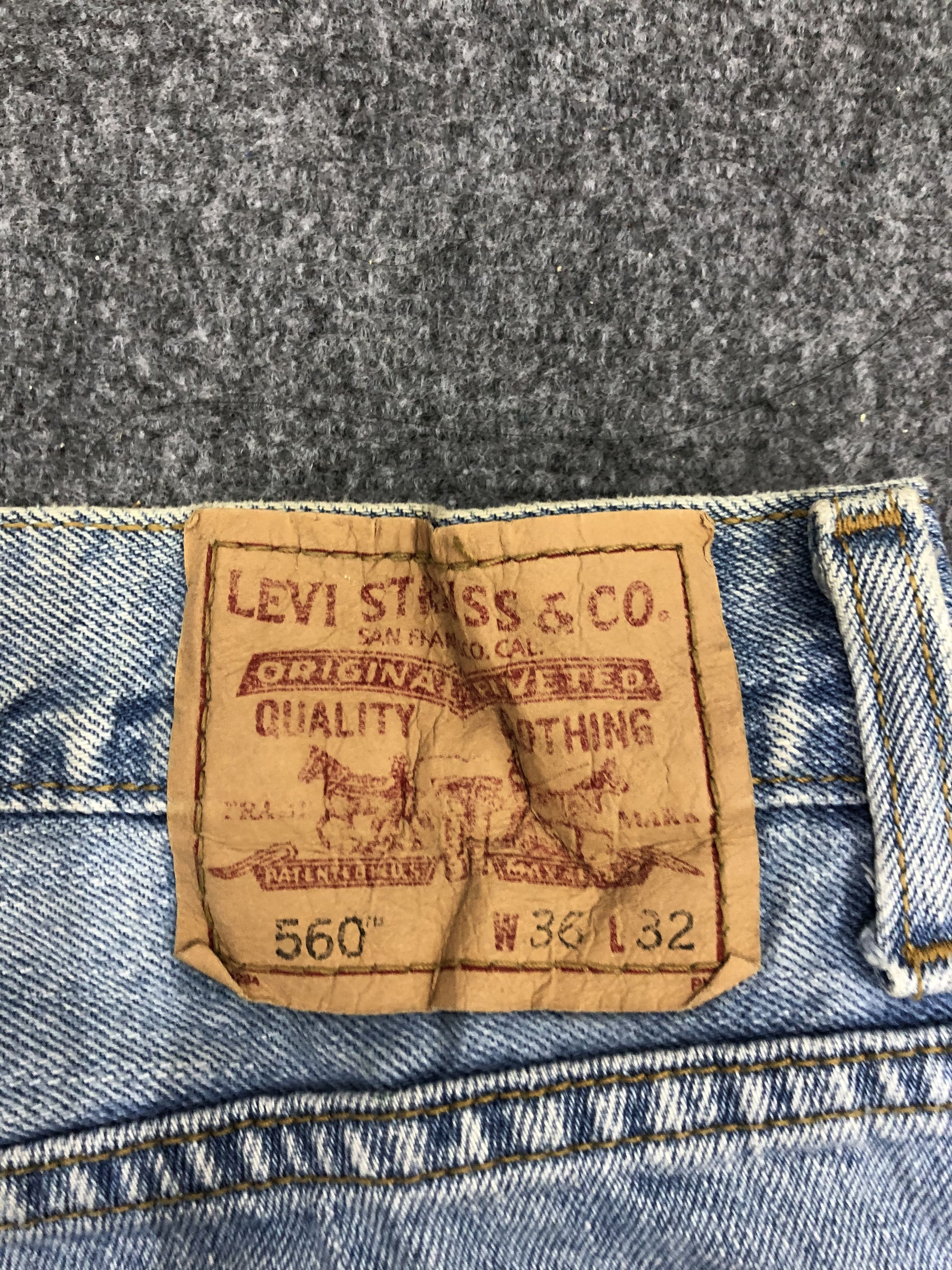 Levi's × Vintage Vintage Levis 560 Faded Blue Baggy Jeans Size US 36 / EU 52 - 5 Thumbnail