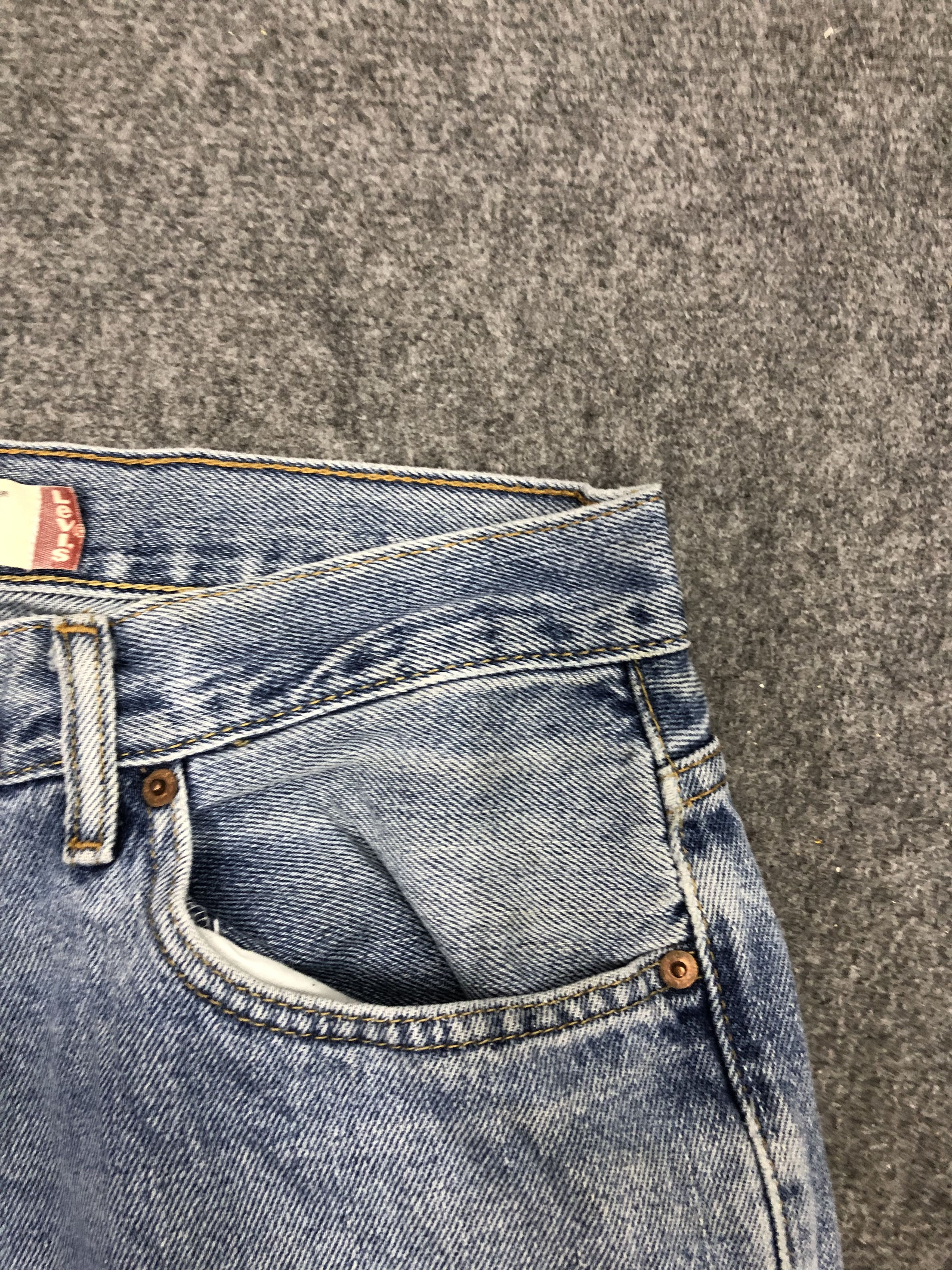 Levi's × Vintage Vintage Levis 550 Faded Blue Baggy Jeans Size US 34 / EU 50 - 8 Thumbnail