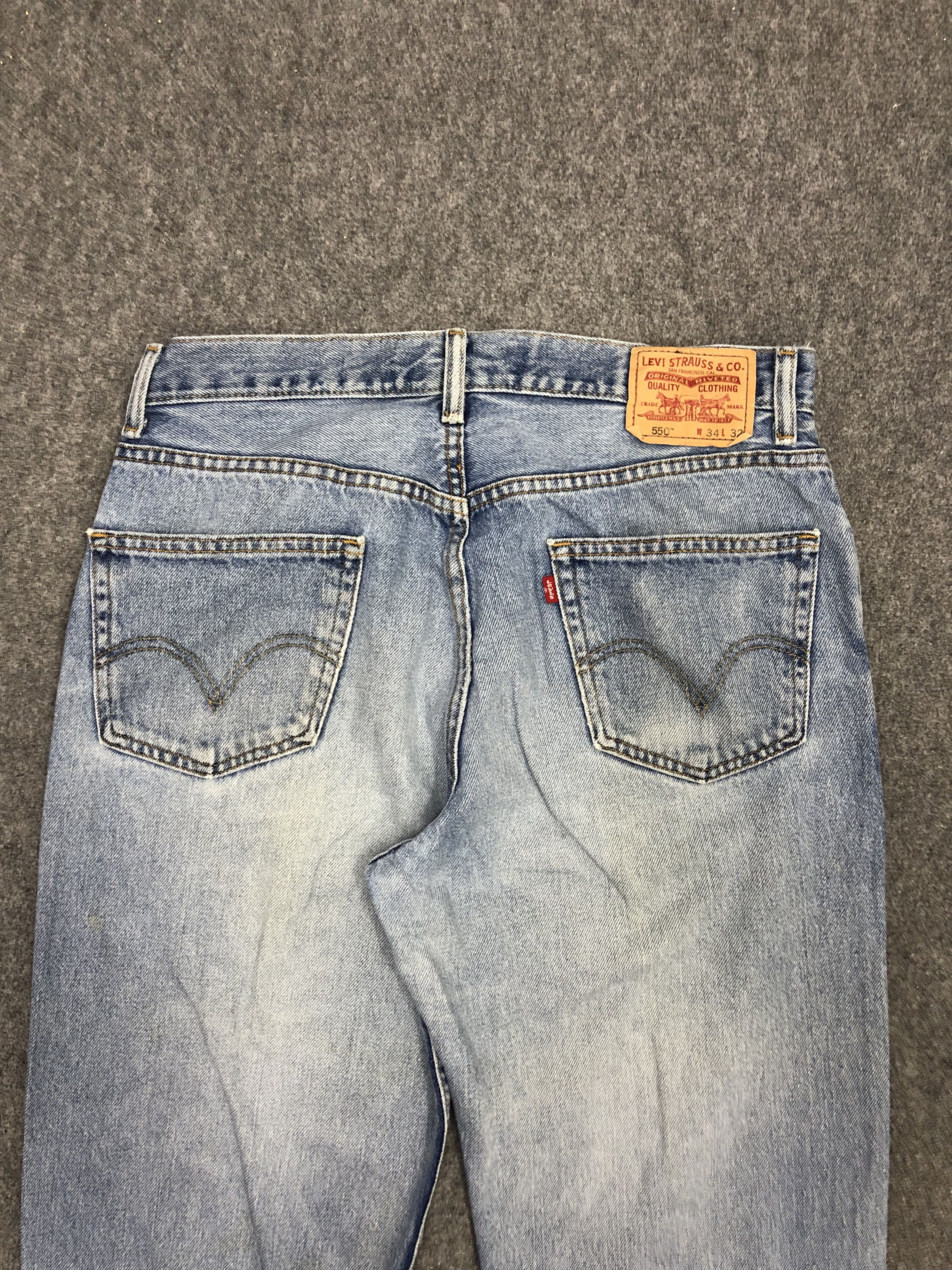 Levi's × Vintage Vintage Levis 550 Faded Blue Baggy Jeans Size US 34 / EU 50 - 4 Thumbnail