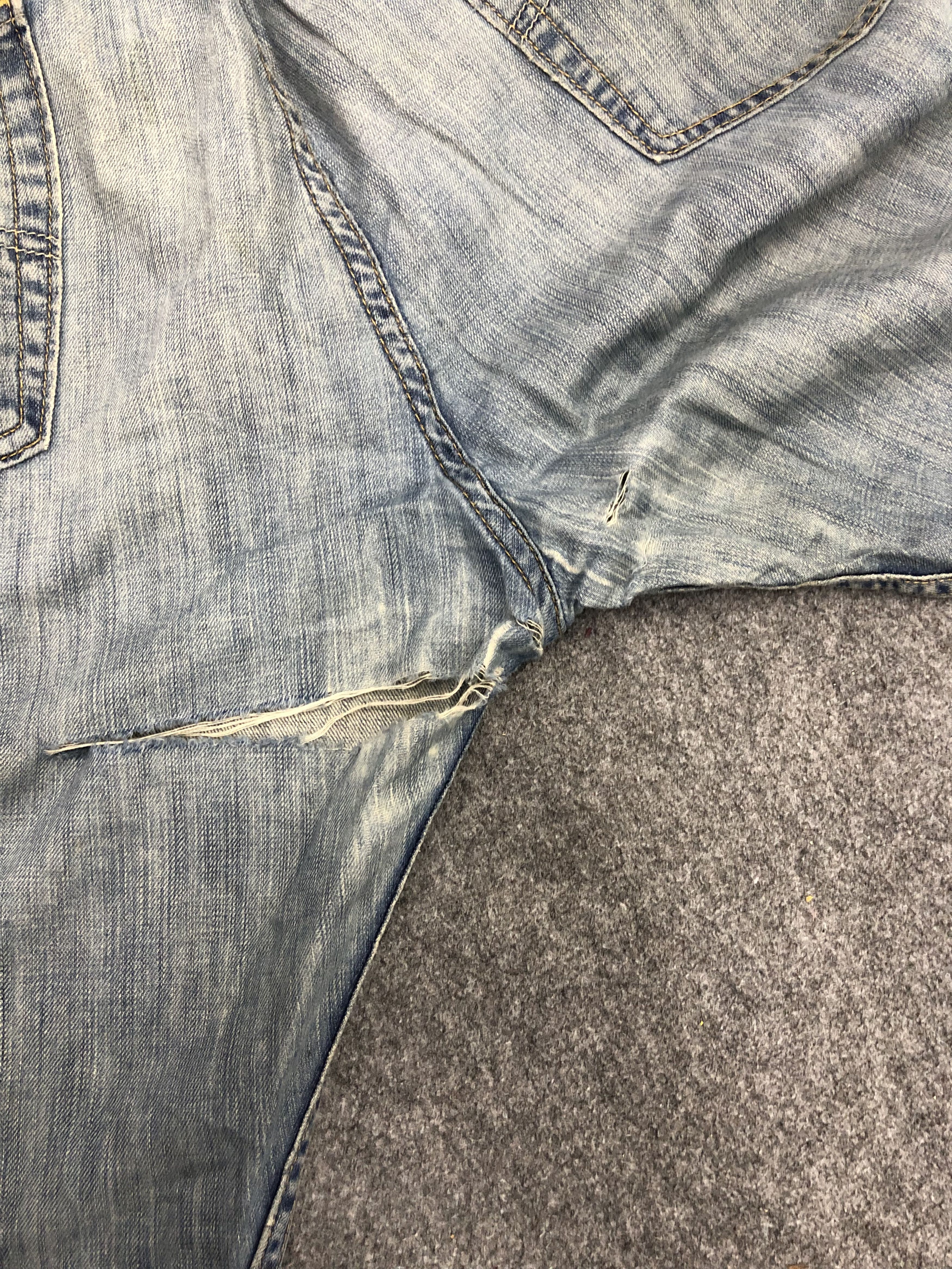 Levi's × Vintage Vintage Levis 569 Faded Blue Jeans Size US 44 / EU 60 - 14 Thumbnail