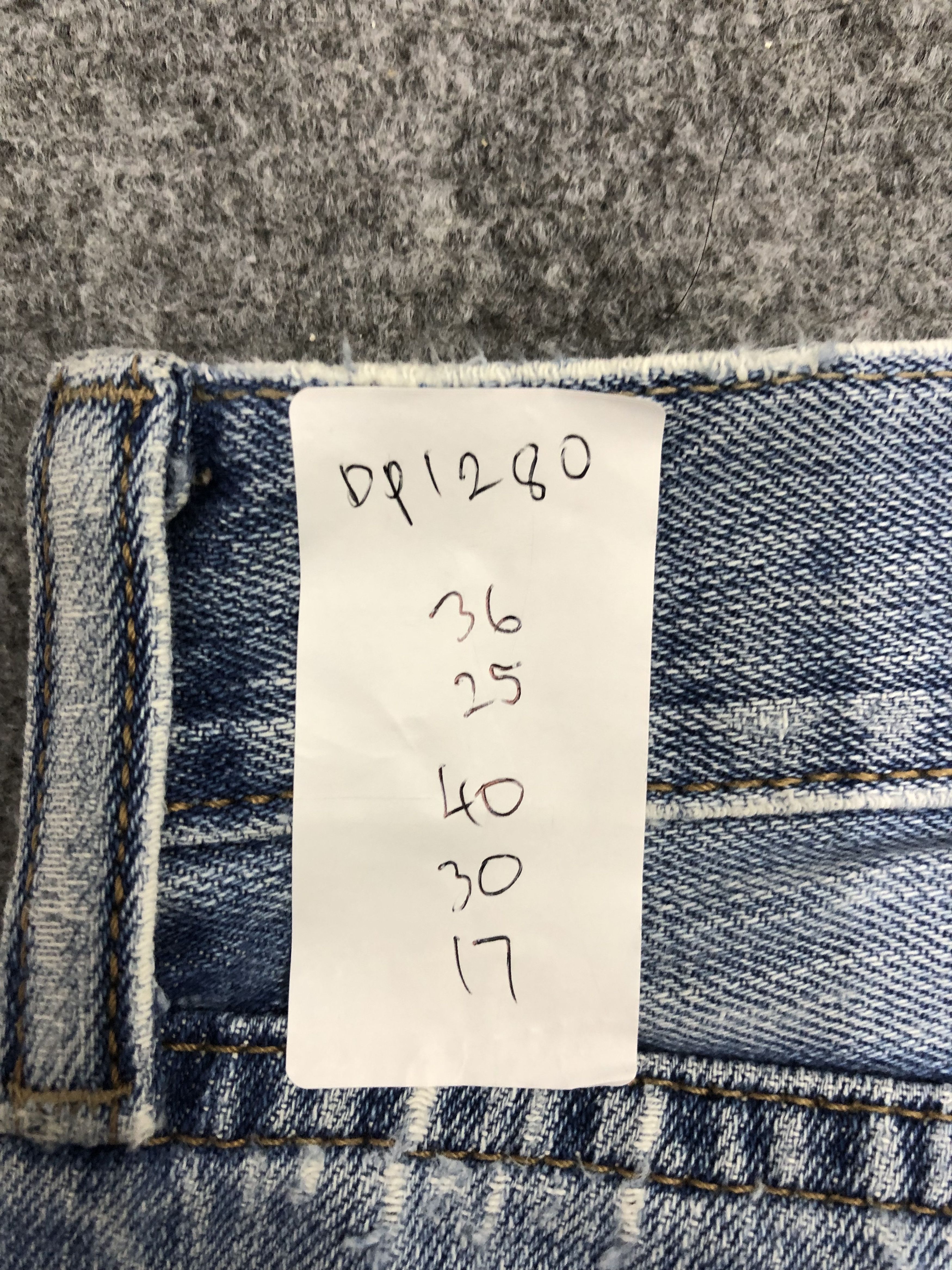 Levi's × Vintage Vintage Distressed Levis 559 Faded Blue Jeans DP1280 Size US 36 / EU 52 - 16 Thumbnail