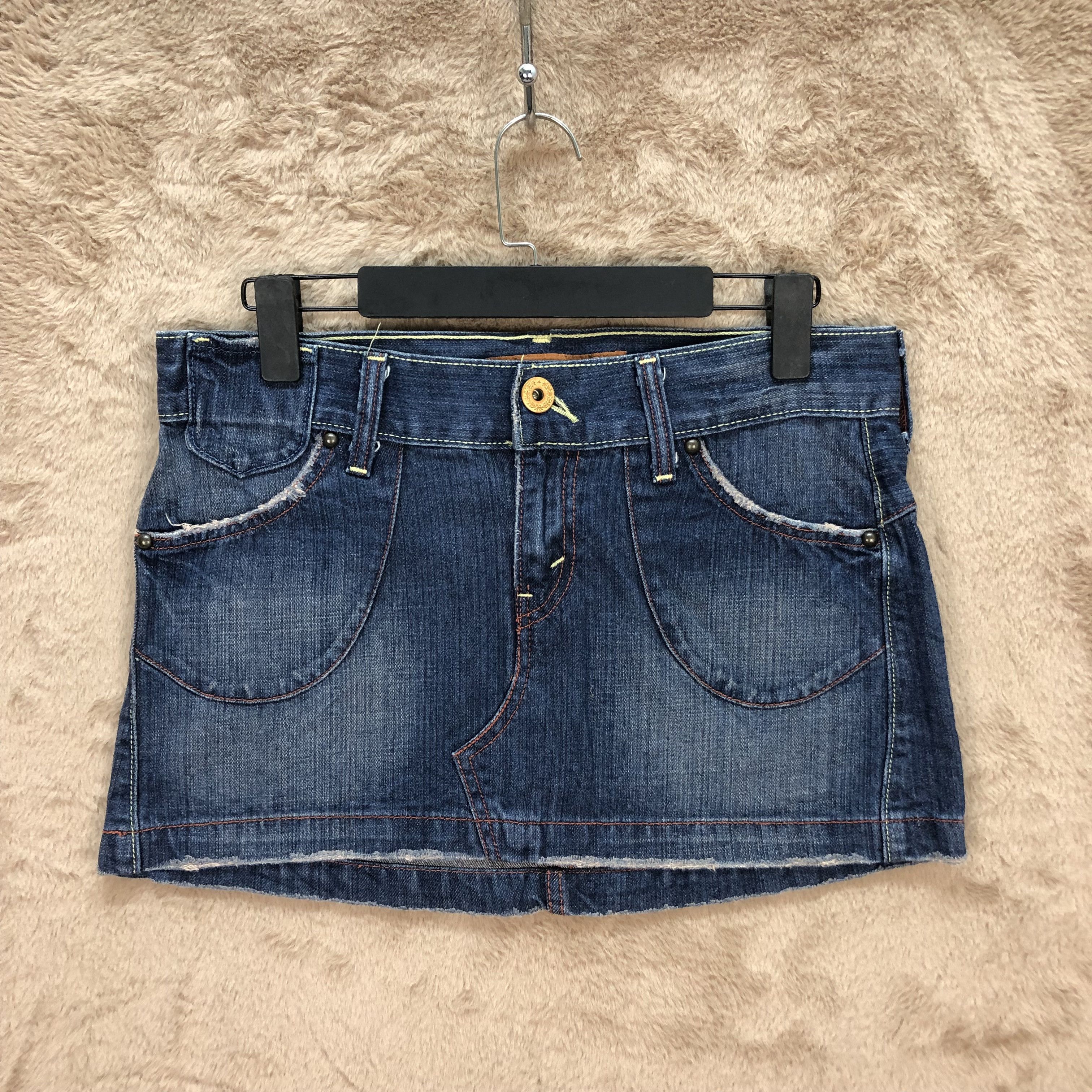Levi's LEVI'S JEANS SINGLE R MINI SKIRTS #5650-201 Size 33" - 1 Thumbnail