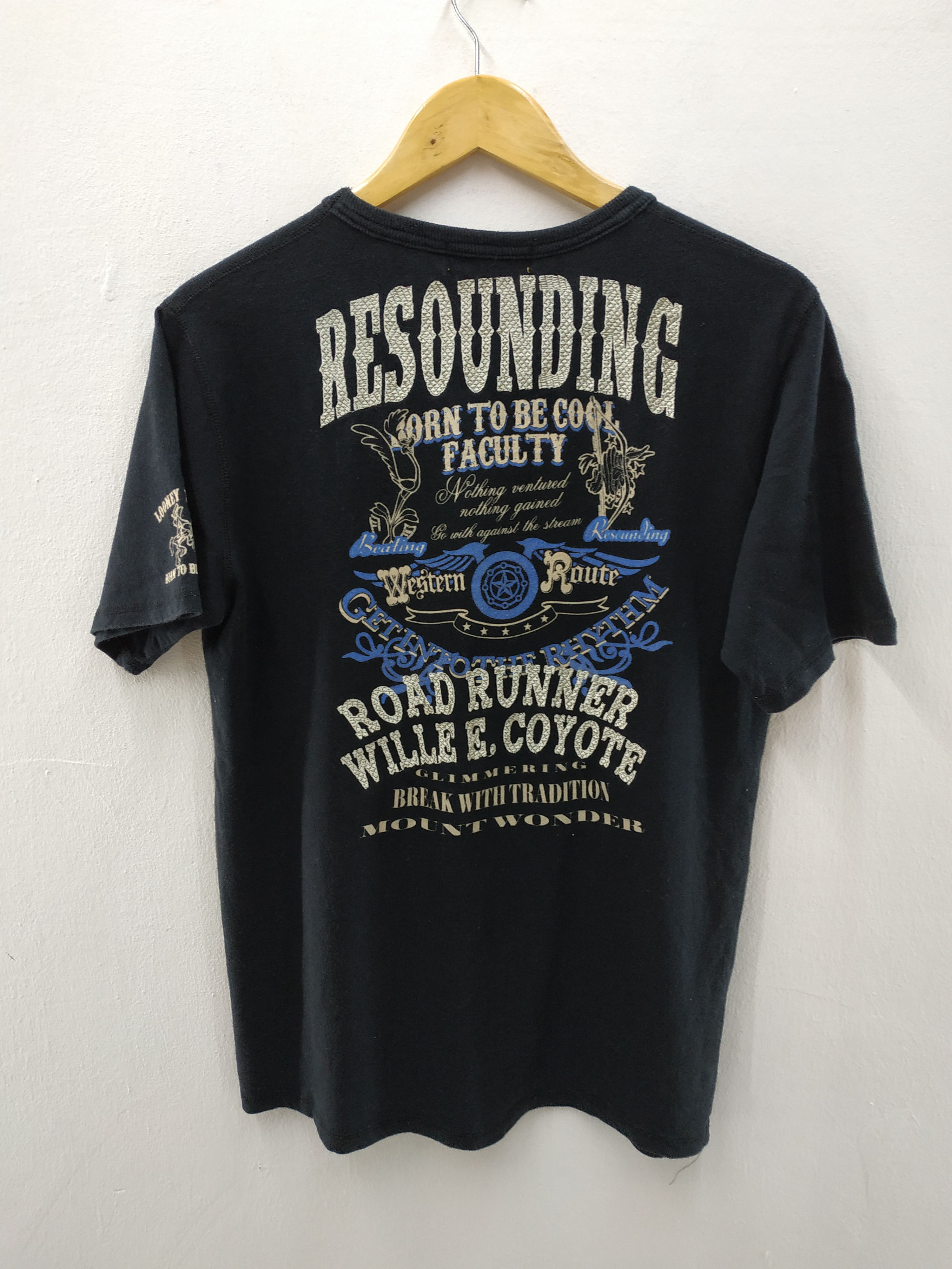 Cartoon Network Looney Tunes Wile E. Cayote Road Runner T-Shirt Size US M / EU 48-50 / 2 - 5 Thumbnail