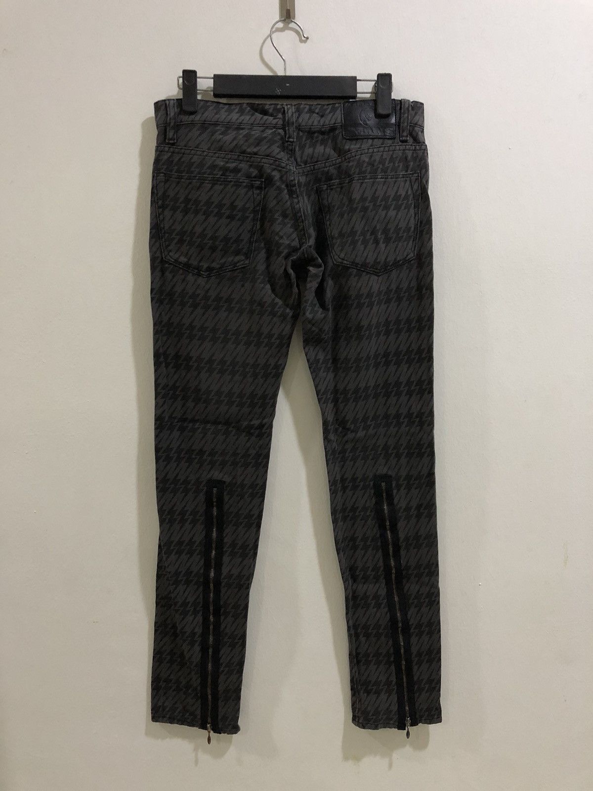 Hysteric Glamour Hysteric Glamour Fullprint Zipper Pant Size US 30 / EU 46 - 1 Thumbnail