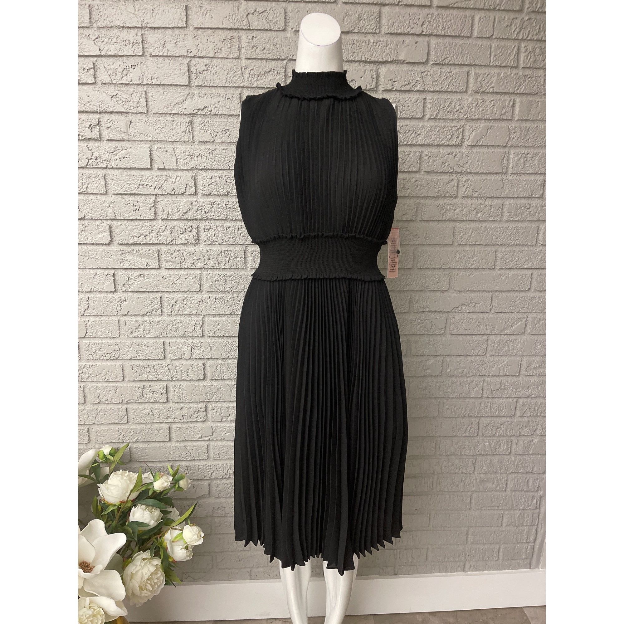 Nanette Lepore Black Accordion Smock Dress Size 6P NWT