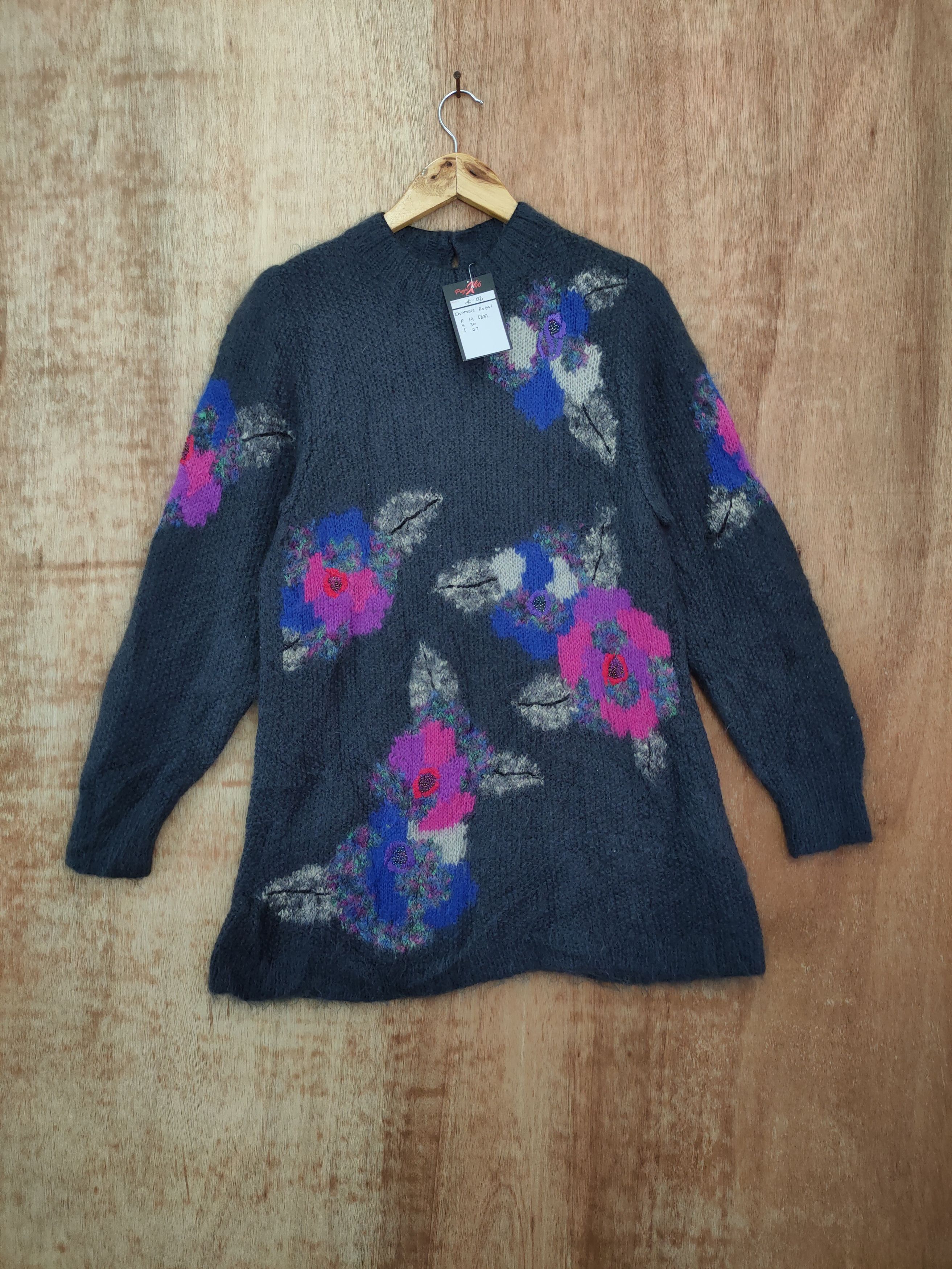 Vintage Chamois Royal mohair knitwear art flower vintage #46-072 Size M / US 6-8 / IT 42-44 - 1 Thumbnail