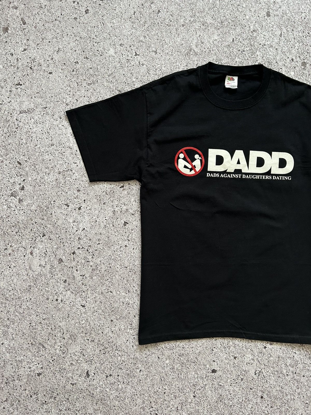 Vintage Dads Against Daughters Dating joke gun DADD MADD T-shirt Size US L / EU 52-54 / 3 - 2 Thumbnail