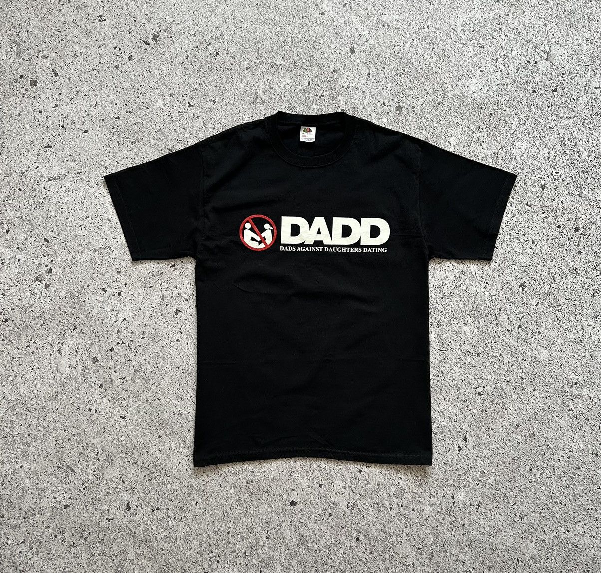 Vintage Dads Against Daughters Dating joke gun DADD MADD T-shirt Size US L / EU 52-54 / 3 - 1 Thumbnail