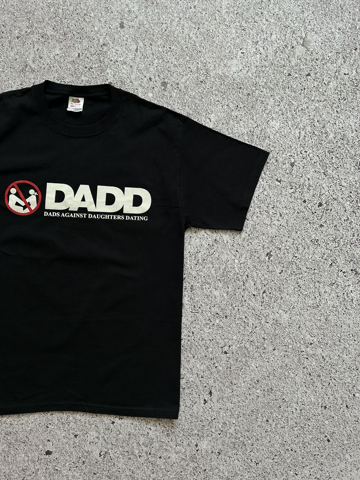 Vintage Dads Against Daughters Dating joke gun DADD MADD T-shirt Size US L / EU 52-54 / 3 - 3 Thumbnail