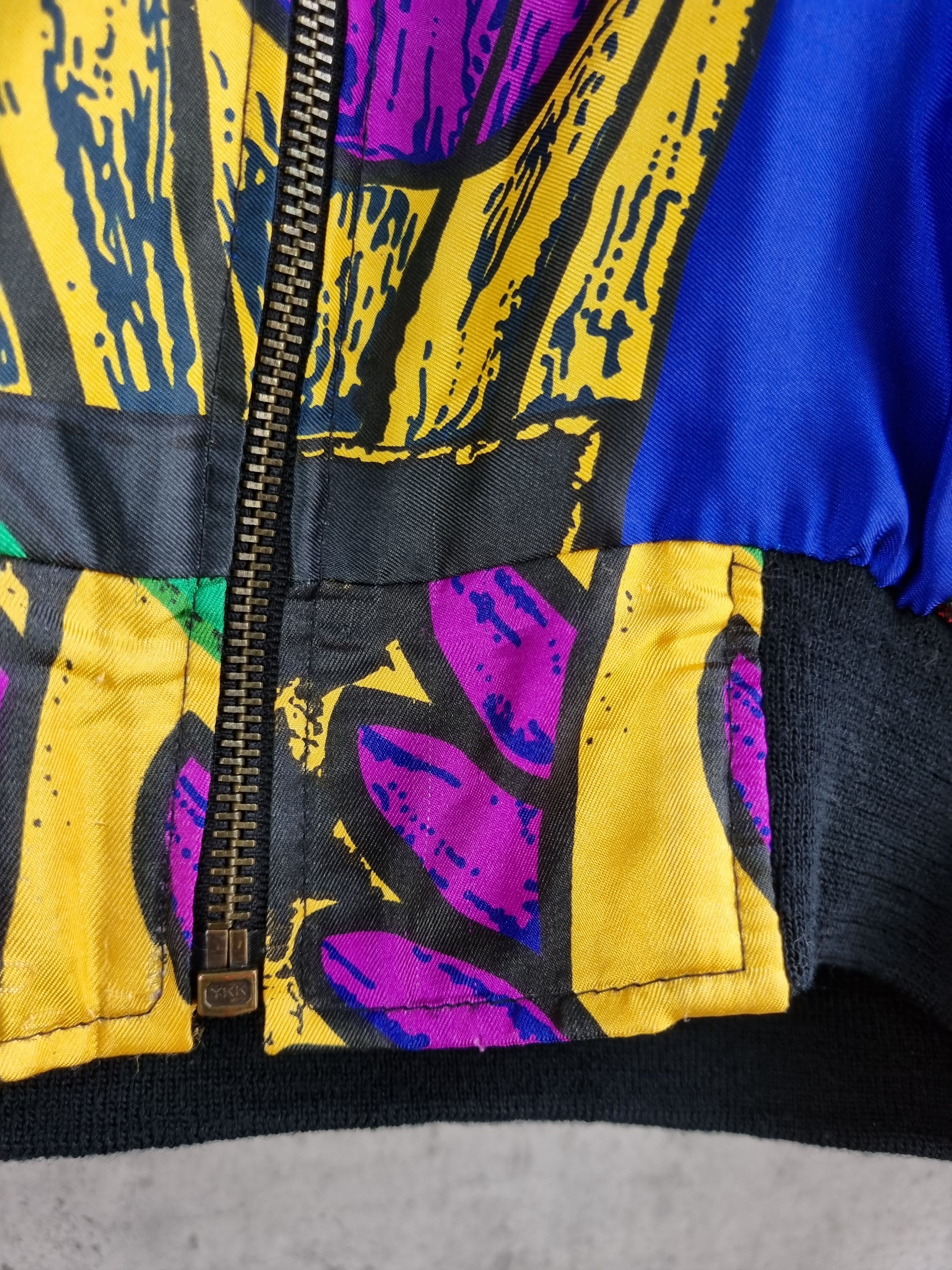 Vintage 90s Picasso Abstract Print, shiny fabrics looks like Silk Size M / US 6-8 / IT 42-44 - 11 Thumbnail