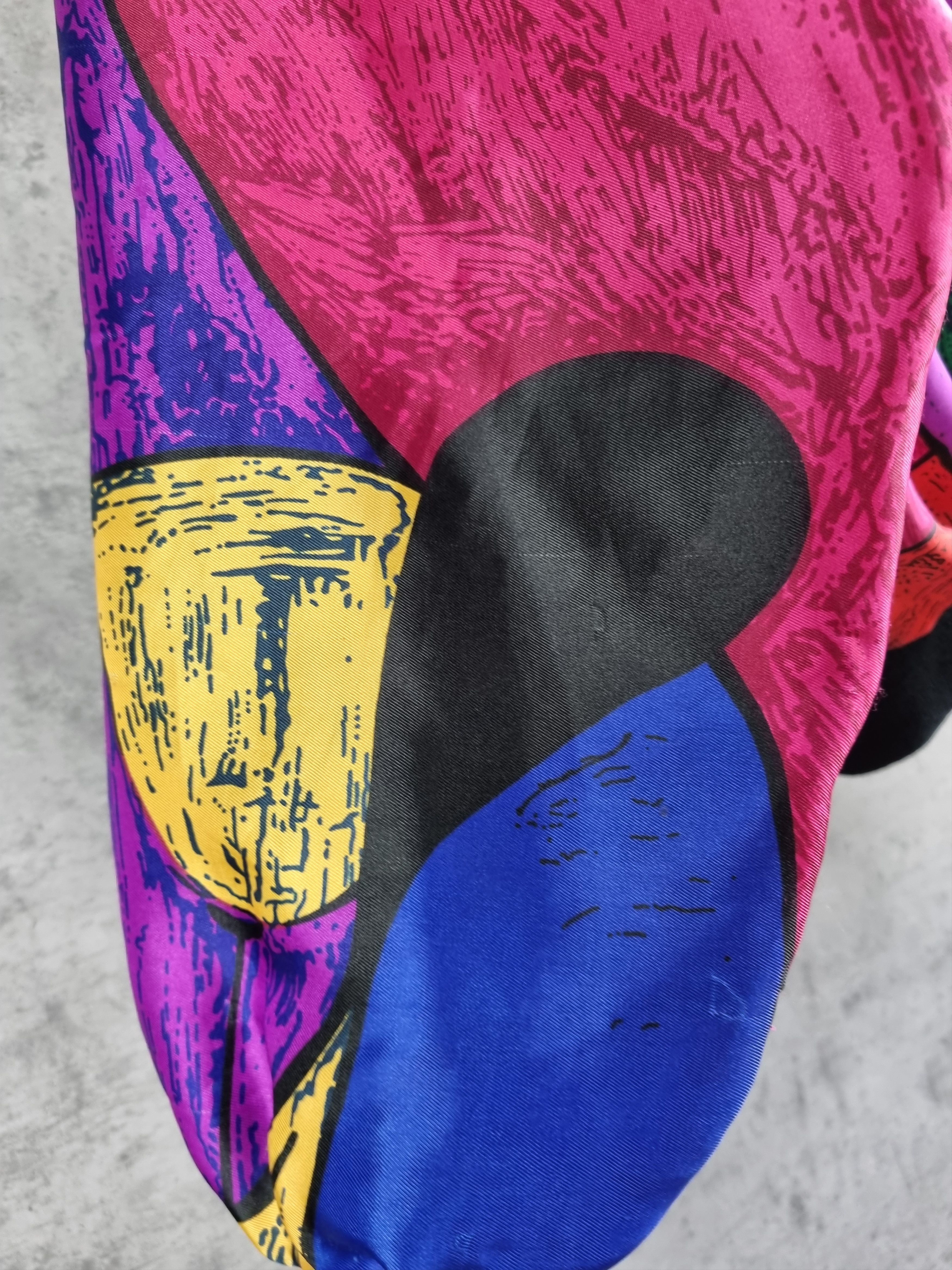 Vintage 90s Picasso Abstract Print, shiny fabrics looks like Silk Size M / US 6-8 / IT 42-44 - 21 Thumbnail