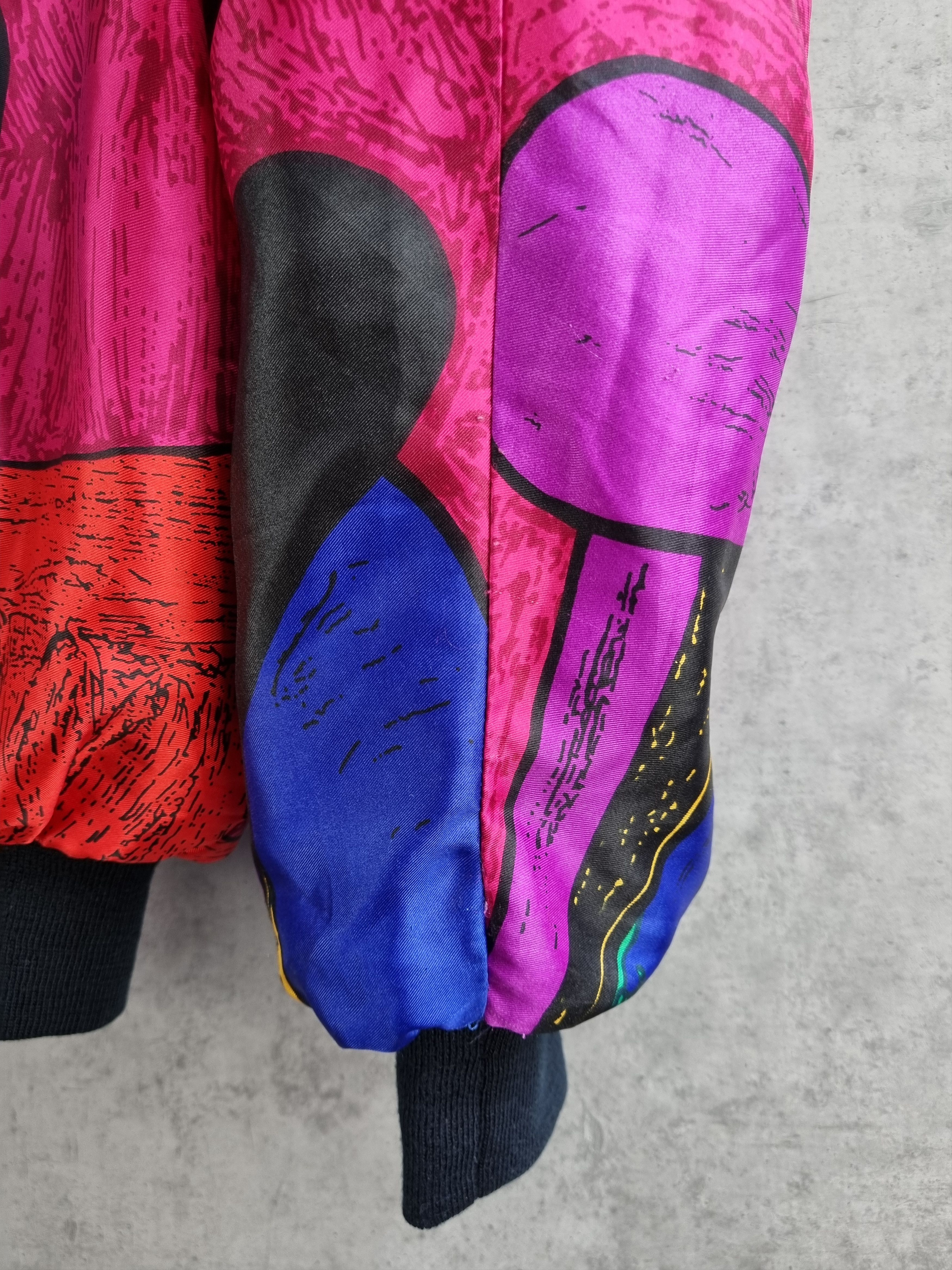 Vintage 90s Picasso Abstract Print, shiny fabrics looks like Silk Size M / US 6-8 / IT 42-44 - 17 Thumbnail