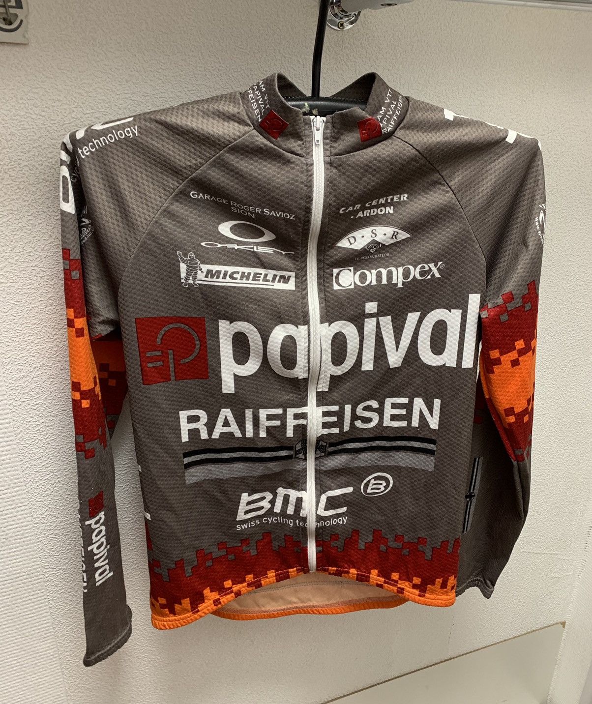 Bicycle Bicycle vintage jersey Oakley raiffeisen Michelin France M Size US M / EU 48-50 / 2 - 1 Thumbnail