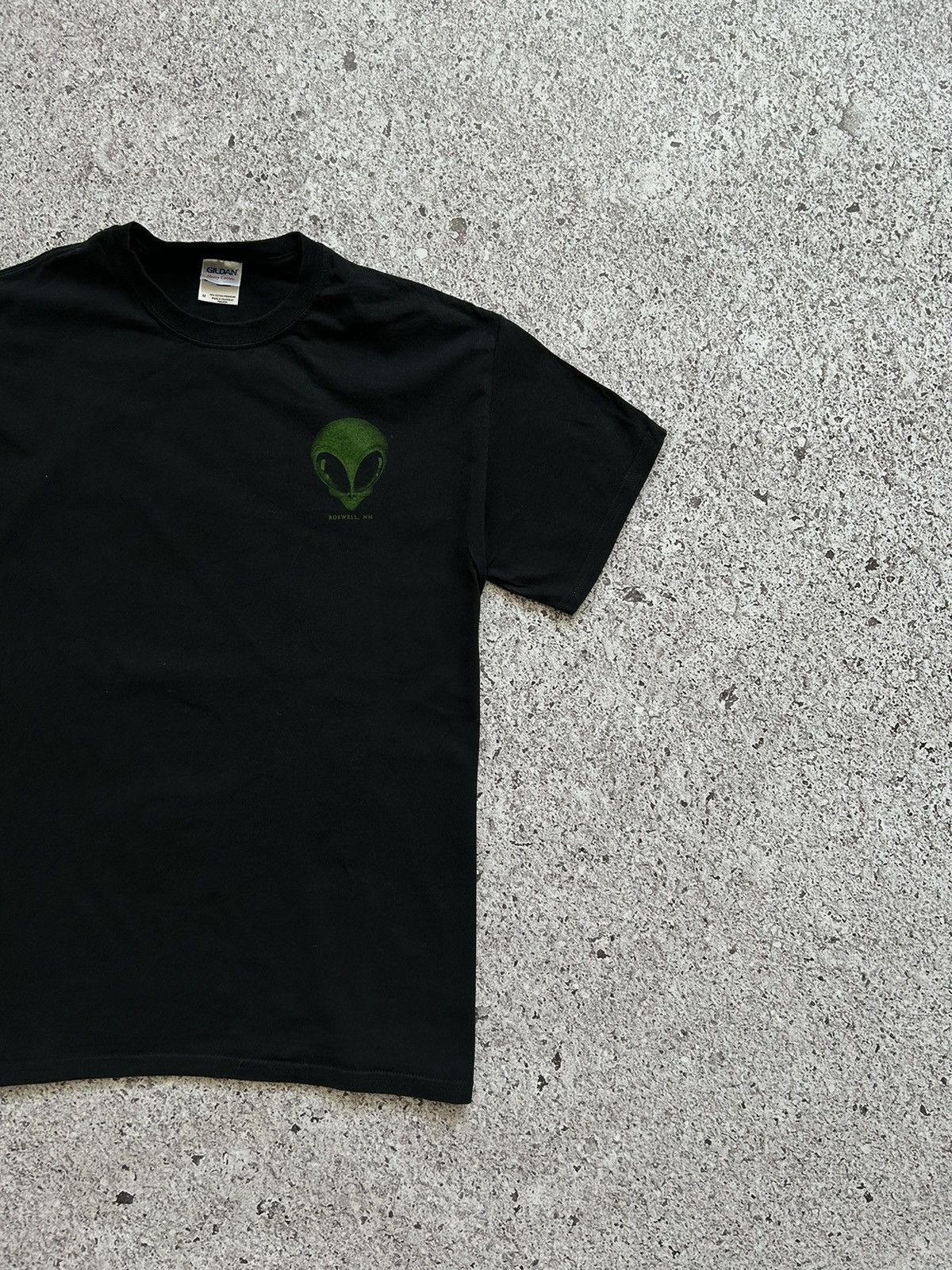 Gildan × Vintage Vintage 90’s Roswell NM Alien Graphic Tee UFO Area 51 Shirt Size US M / EU 48-50 / 2 - 3 Thumbnail