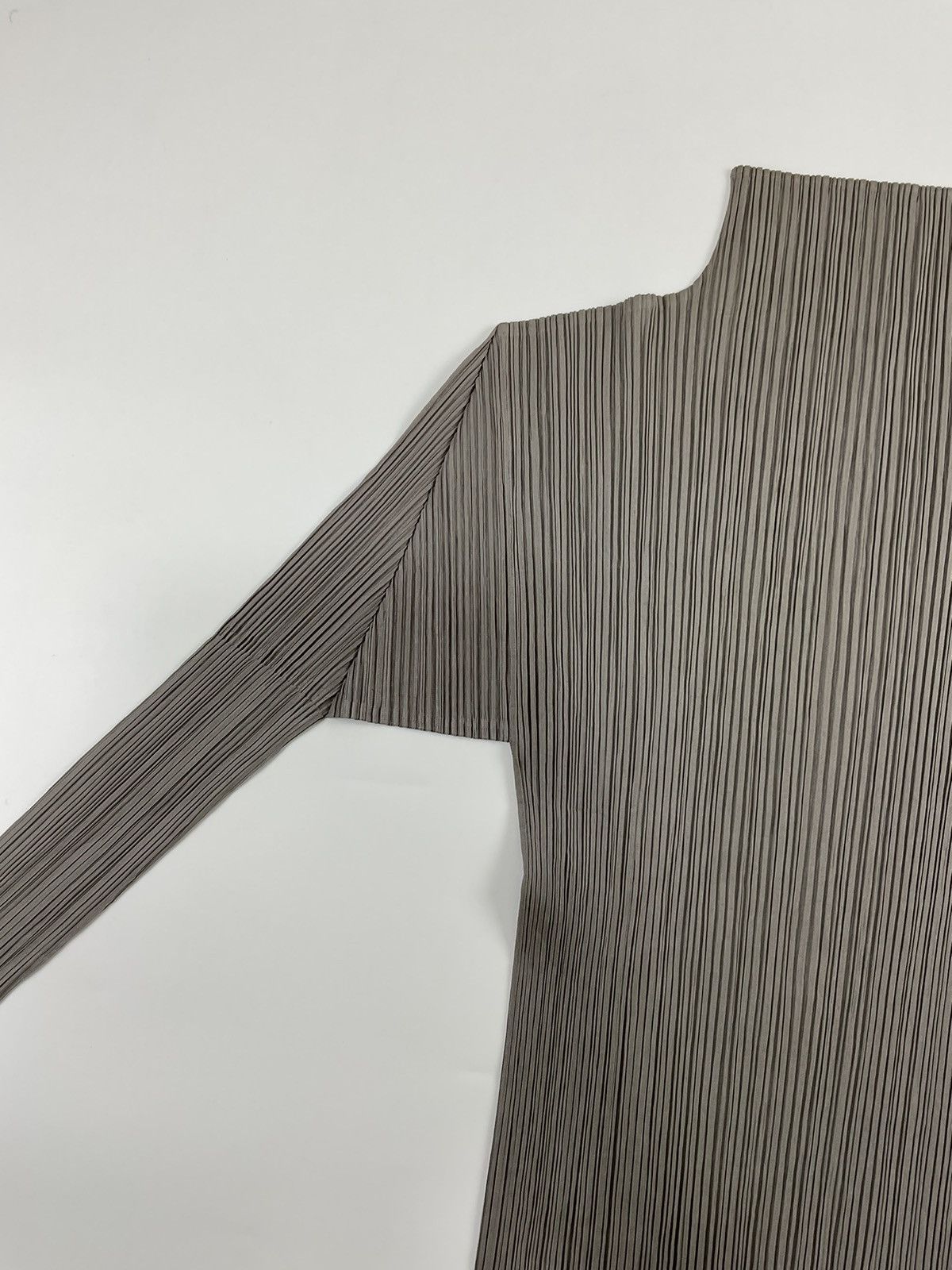 Issey Miyake Issey Miyake Pleats Please Pleated Long Sleeve Size L / US 10 / IT 46 - 2 Thumbnail
