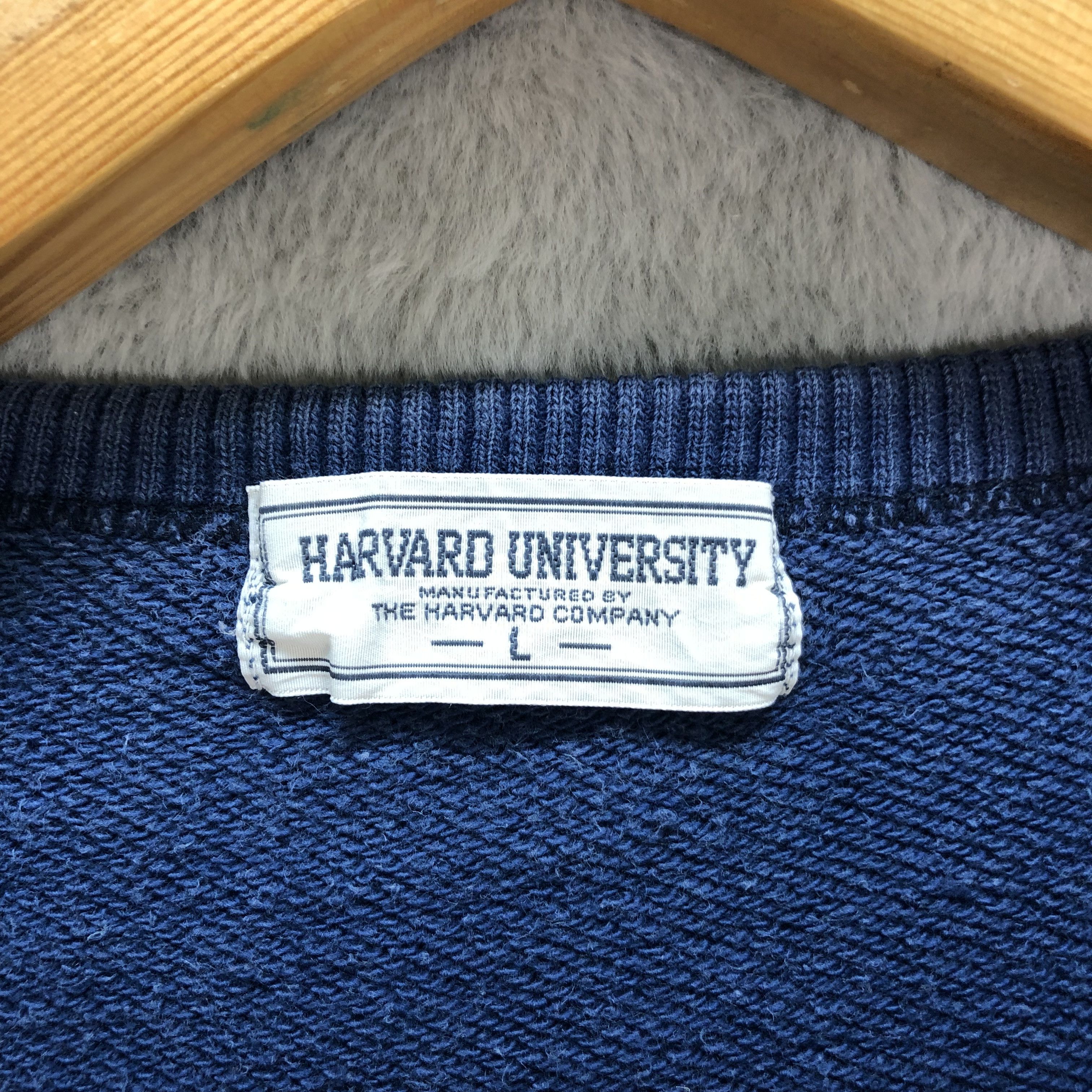 Vintage HAVARD UNIVERSITY BIG LOGO SWEATSHIRTS #6865-95 Size US L / EU 52-54 / 3 - 7 Thumbnail
