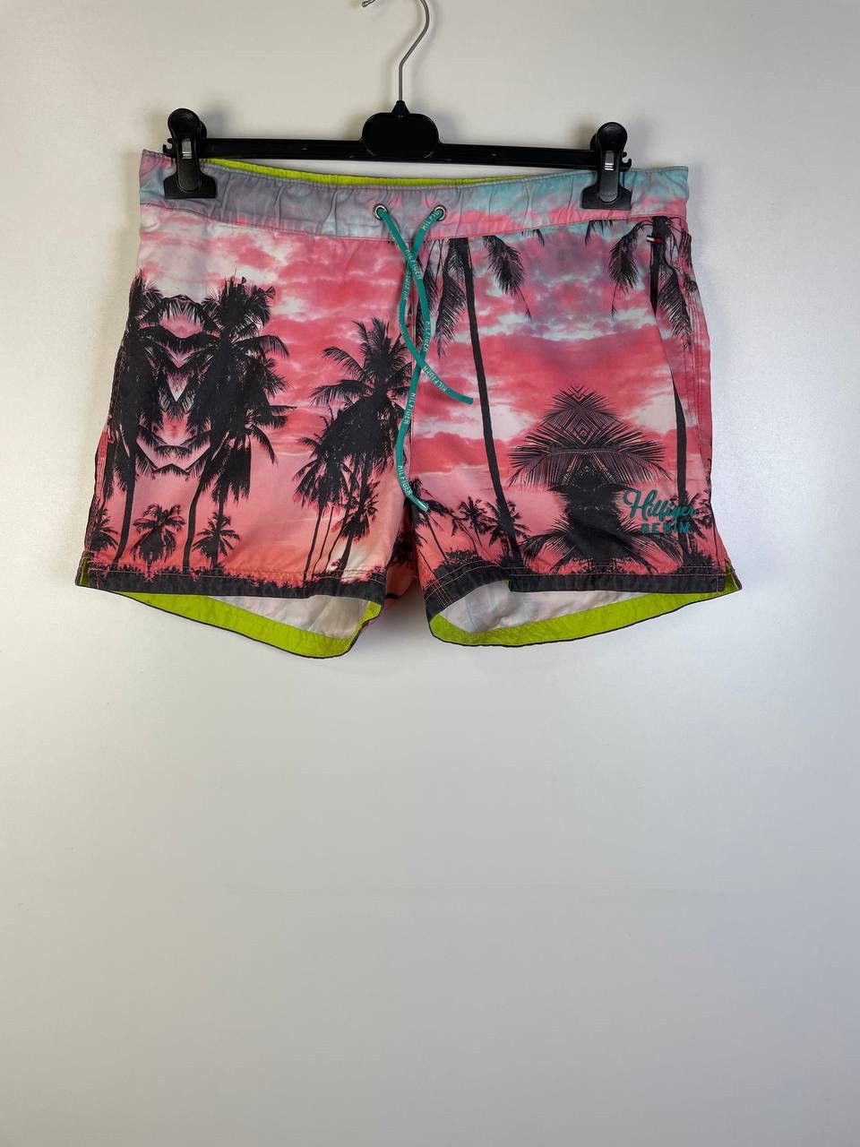 Tommy Hilfiger Tommy Hilfiger luxury shorts size M Size US 36 / EU 52 - 1 Thumbnail
