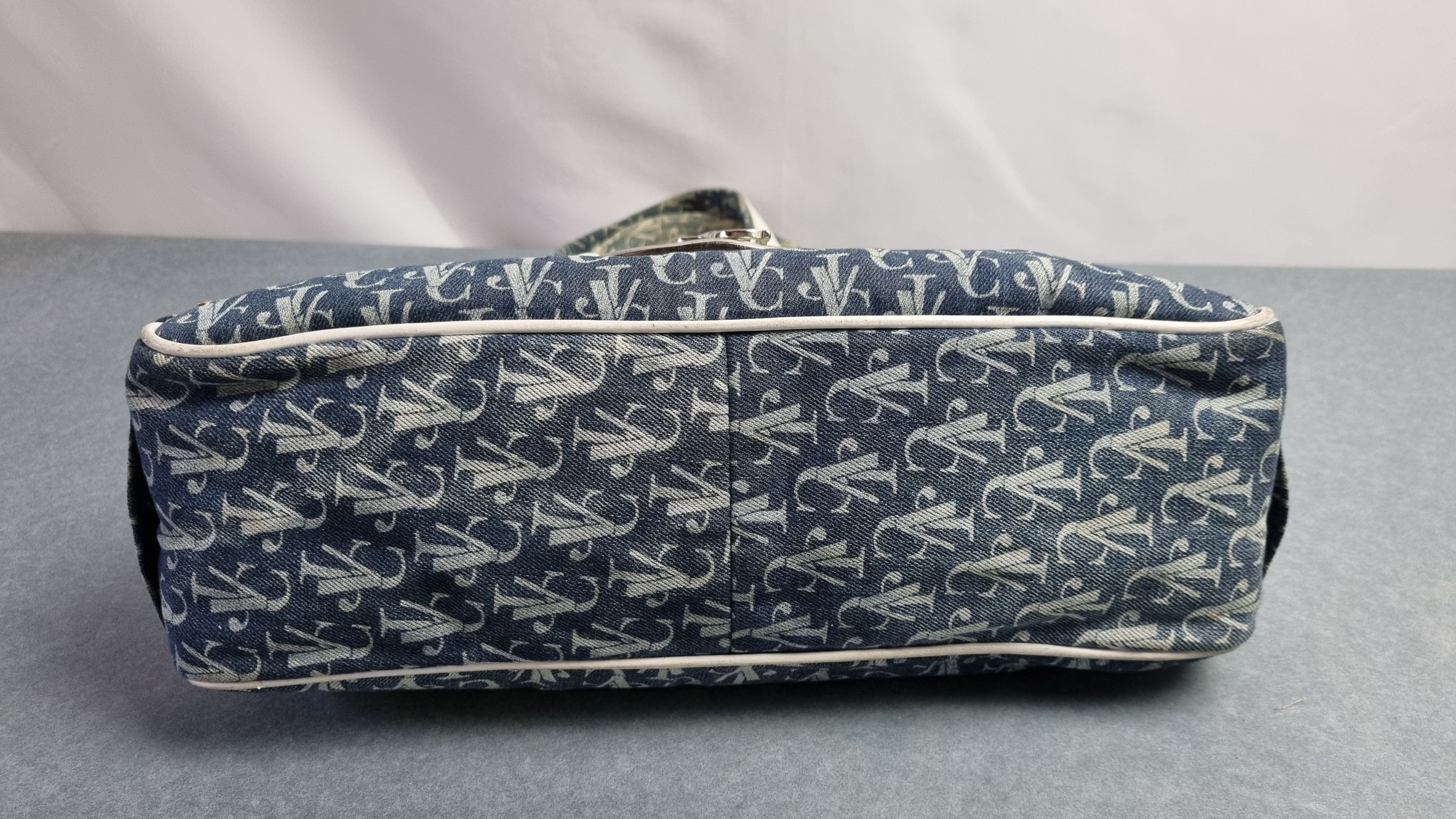 Versace × Versace Jeans Couture × Vintage 90s Rare VERSACE Monogram Mini Shoulder Bag Denim Size ONE SIZE - 18 Thumbnail