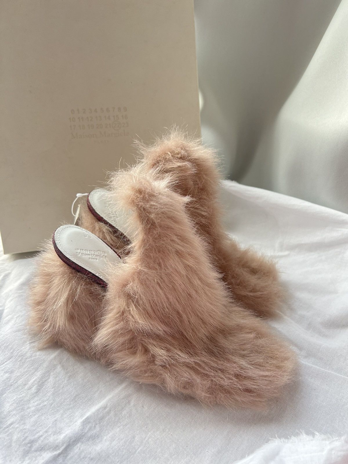 Maison Margiela 🔥 Rare Maison Margiela FW15 Runway fur shoes heels mules Size US 5 / IT 35 - 3 Thumbnail