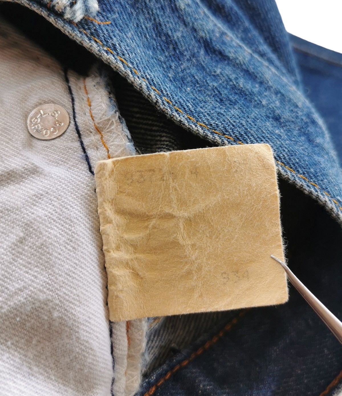 Levi's Vintage 90s Levis 501 Dark Wash Denim Jeans Rare Size US 29 - 12 Thumbnail