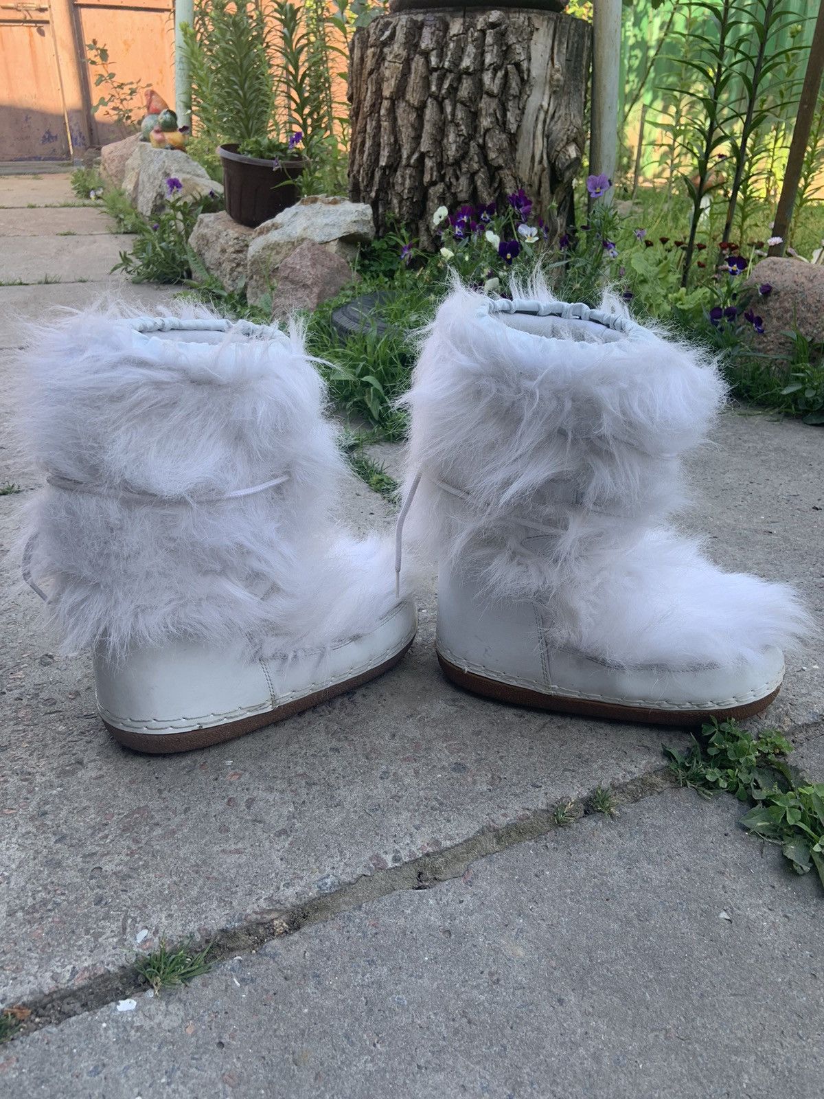 Japanese Brand vintage y2k mohair alt fur fuzzy yeti moon boots Size US 7.5 / EU 40-41 - 3 Thumbnail