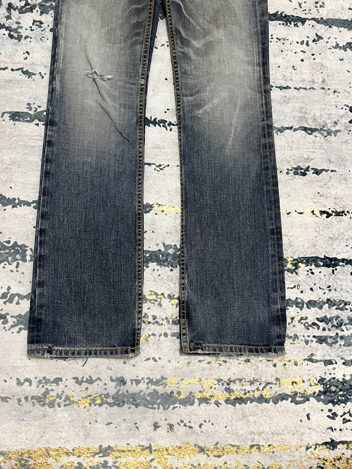 Rip Van Wickle Distressed Jeans 30 x 32