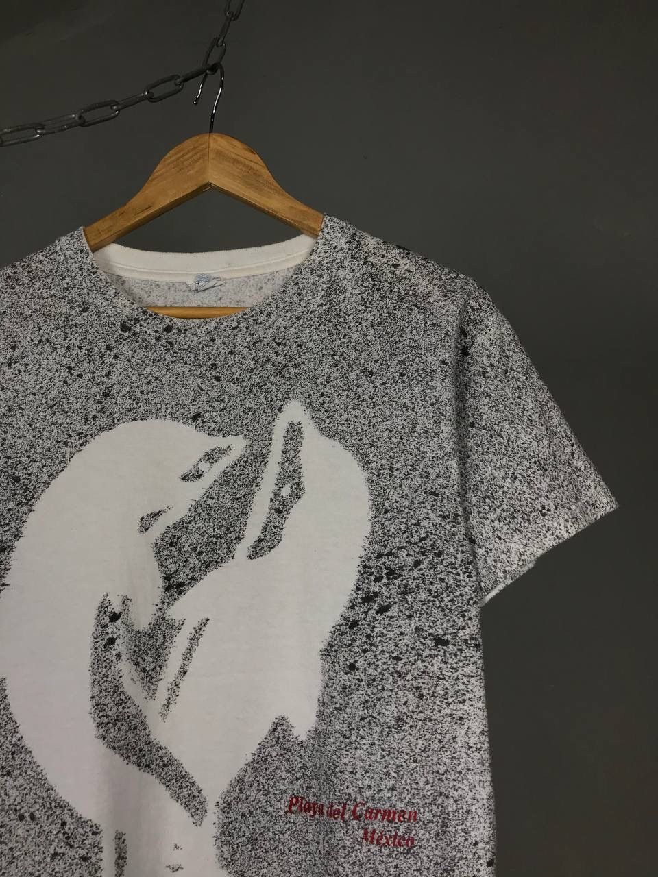 Vintage Dolphine vintage art animal overprinted tee Size US S / EU 44-46 / 1 - 2 Thumbnail