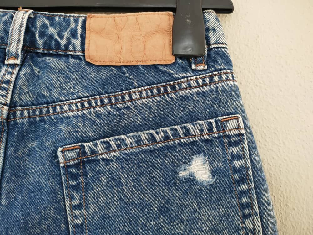 Divided × H&M Divided H&M Patch Distressed Denim Size 26" / US 2 / IT 38 - 6 Thumbnail