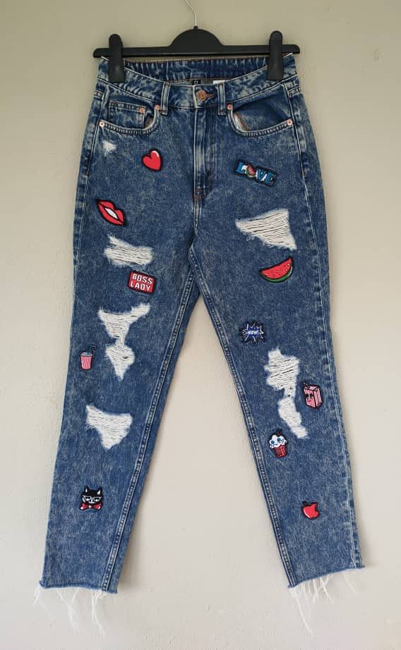 Divided × H&M Divided H&M Patch Distressed Denim Size 26" / US 2 / IT 38 - 1 Thumbnail