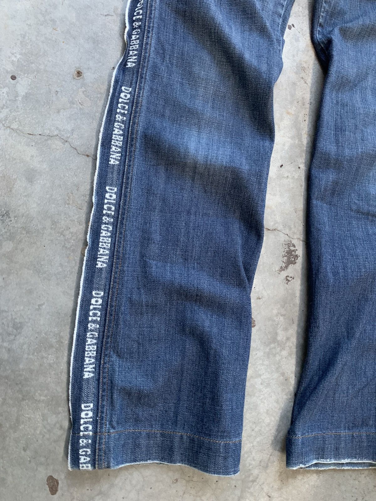 Dolce & Gabbana 🔥VERY RARE🔥 Dolce gabbana Spellout Side Tape Jeans Denim Size 30" / US 8 / IT 44 - 2 Thumbnail