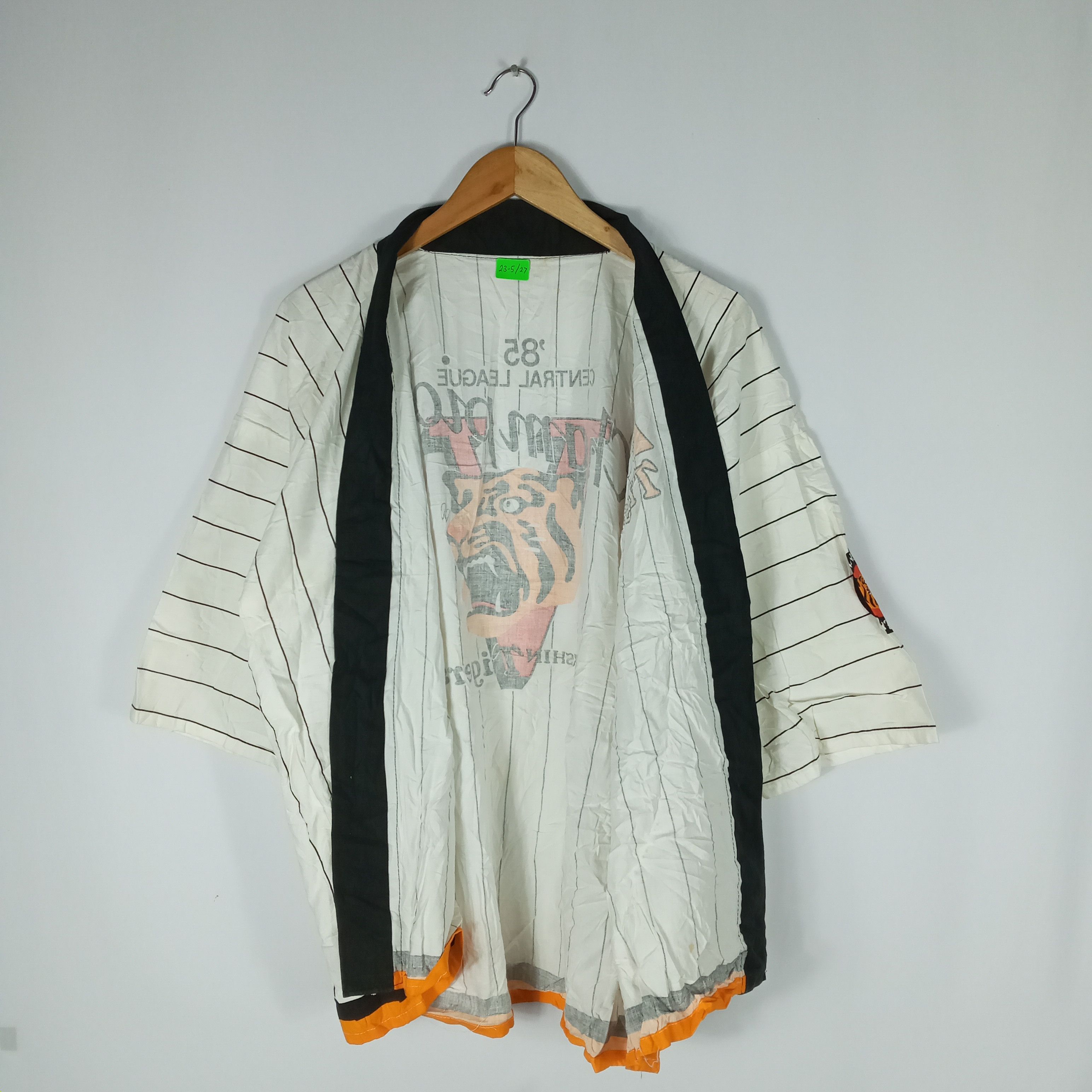 Japanese Brand Vintage 1985 Japanese Baseball Hansin Tiger Team Kimono Size US M / EU 48-50 / 2 - 15 Thumbnail