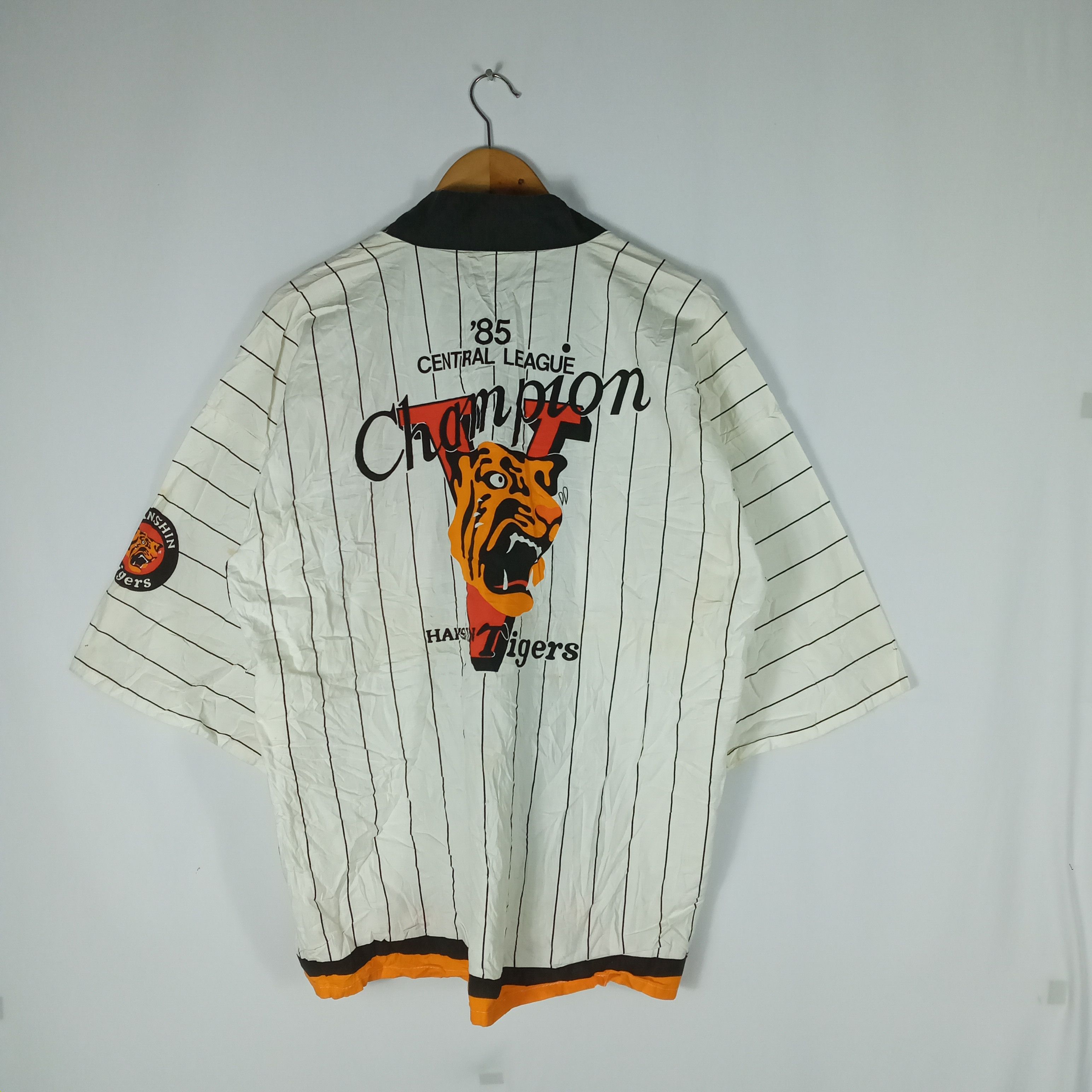 Japanese Brand Vintage 1985 Japanese Baseball Hansin Tiger Team Kimono Size US M / EU 48-50 / 2 - 9 Thumbnail