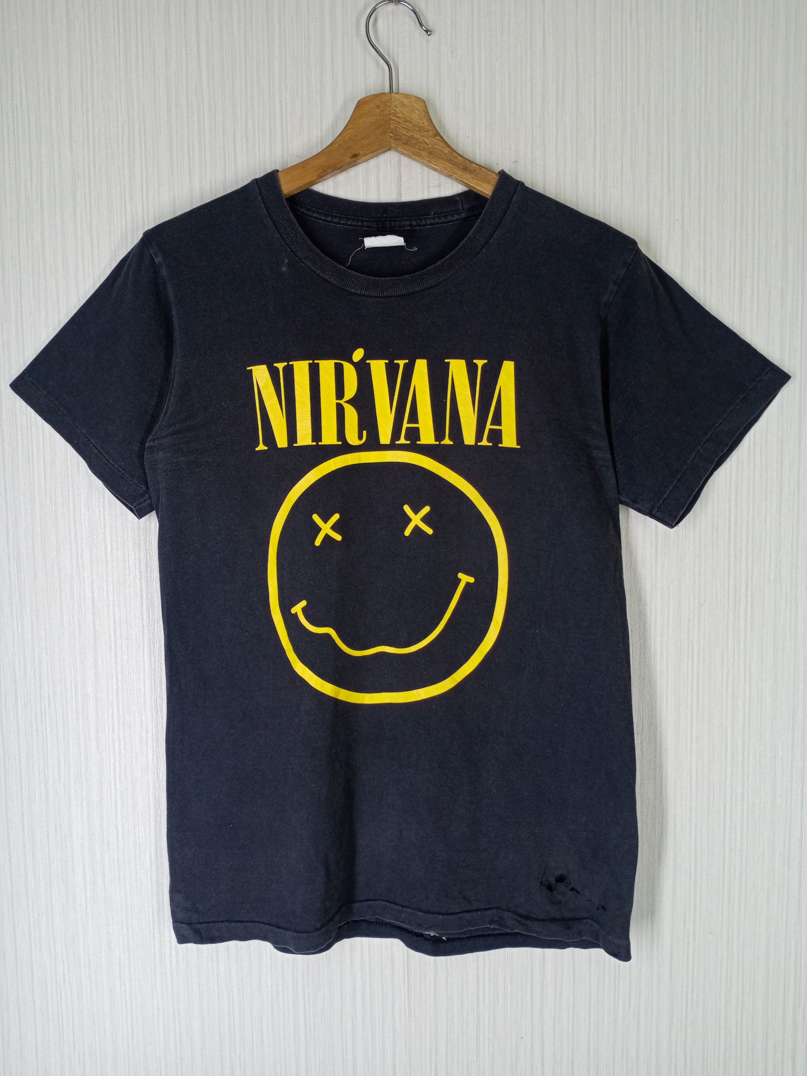 Nirvana Rare Vintage Single Sticth Nirvana Nevermind Distressed Tee Size US M / EU 48-50 / 2 - 1 Thumbnail