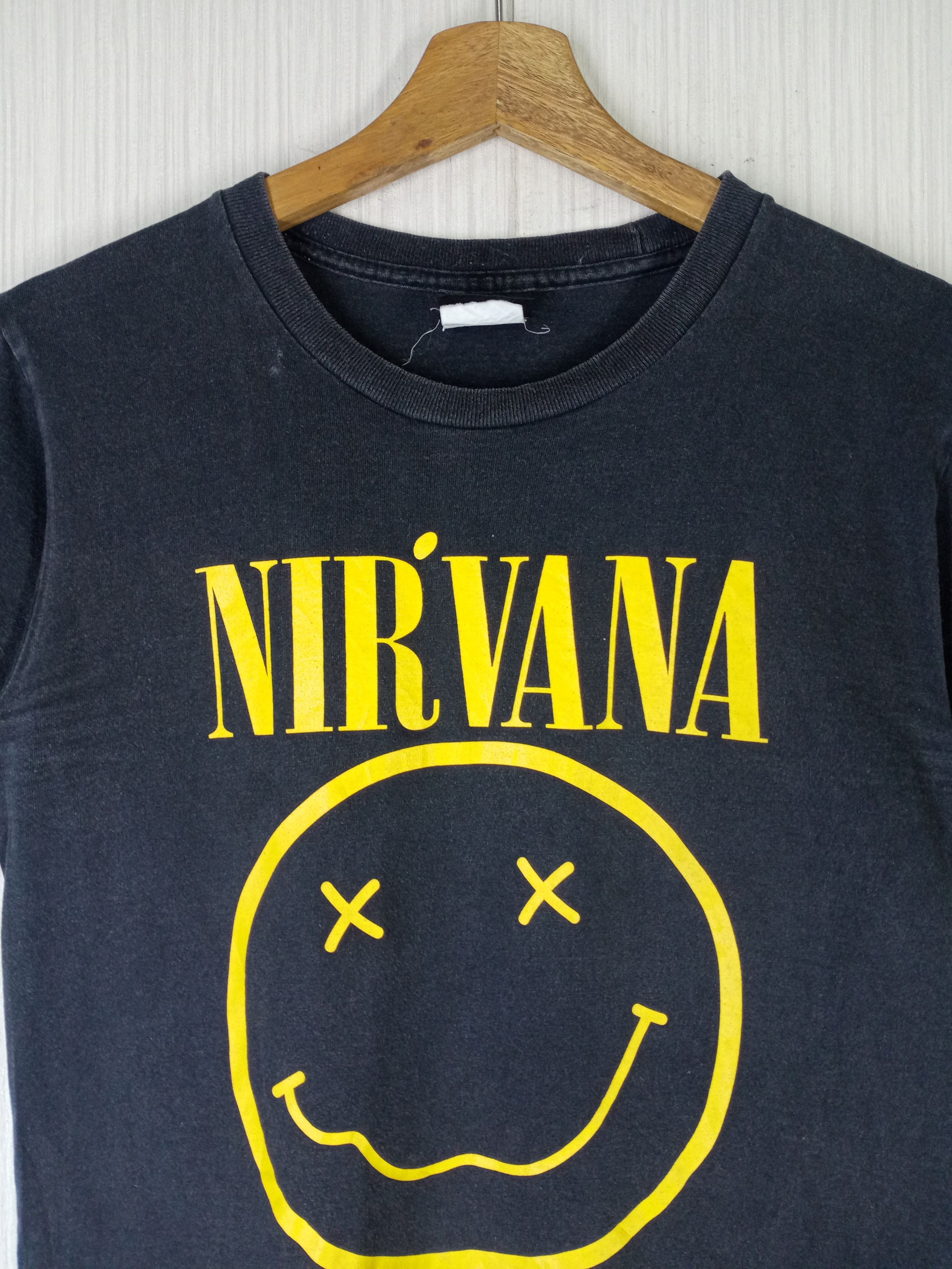 Nirvana Rare Vintage Single Sticth Nirvana Nevermind Distressed Tee Size US M / EU 48-50 / 2 - 6 Thumbnail