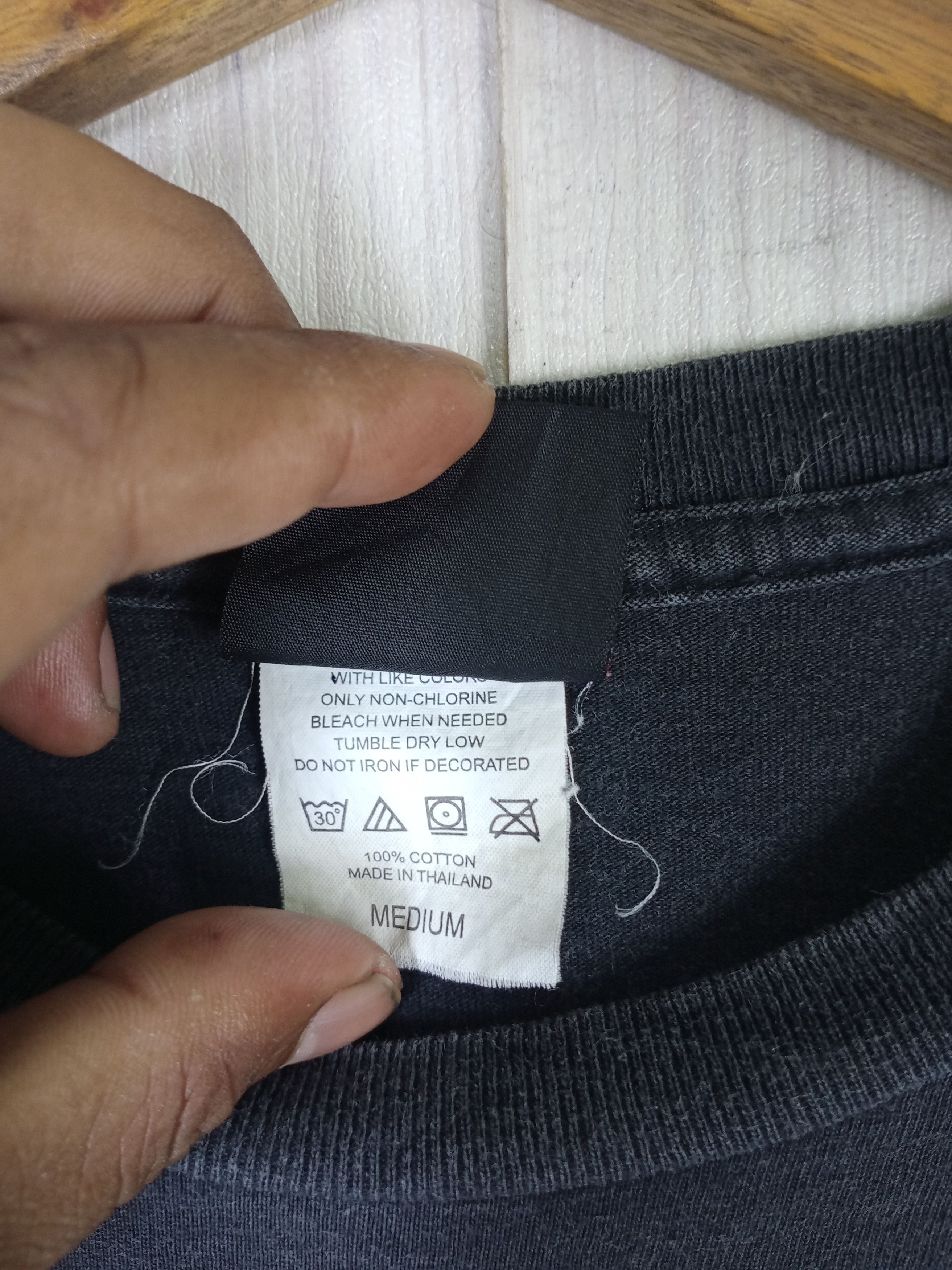 Nirvana Rare Vintage Single Sticth Nirvana Nevermind Distressed Tee Size US M / EU 48-50 / 2 - 5 Thumbnail